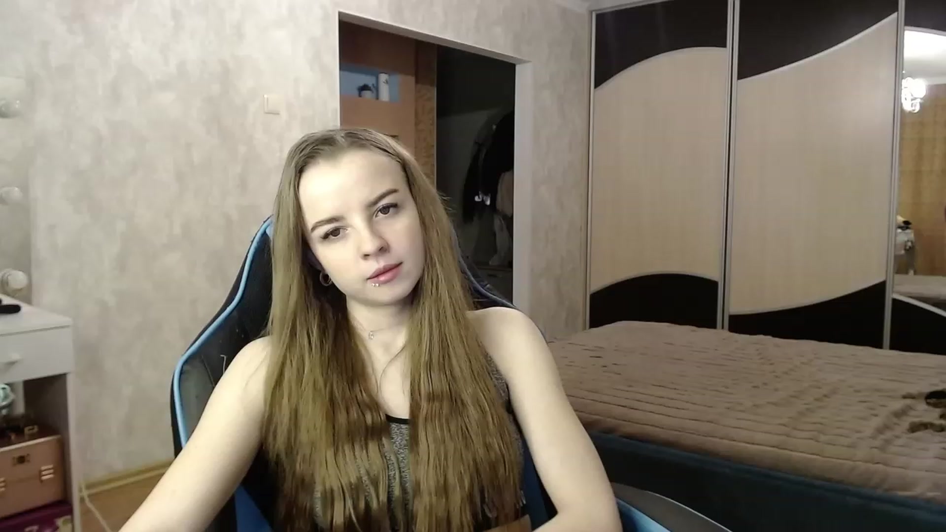 Gallery image thumbnail from Lio_noy's myfreecams stream on, 12/07/2023, 23:17 image 4 of 20