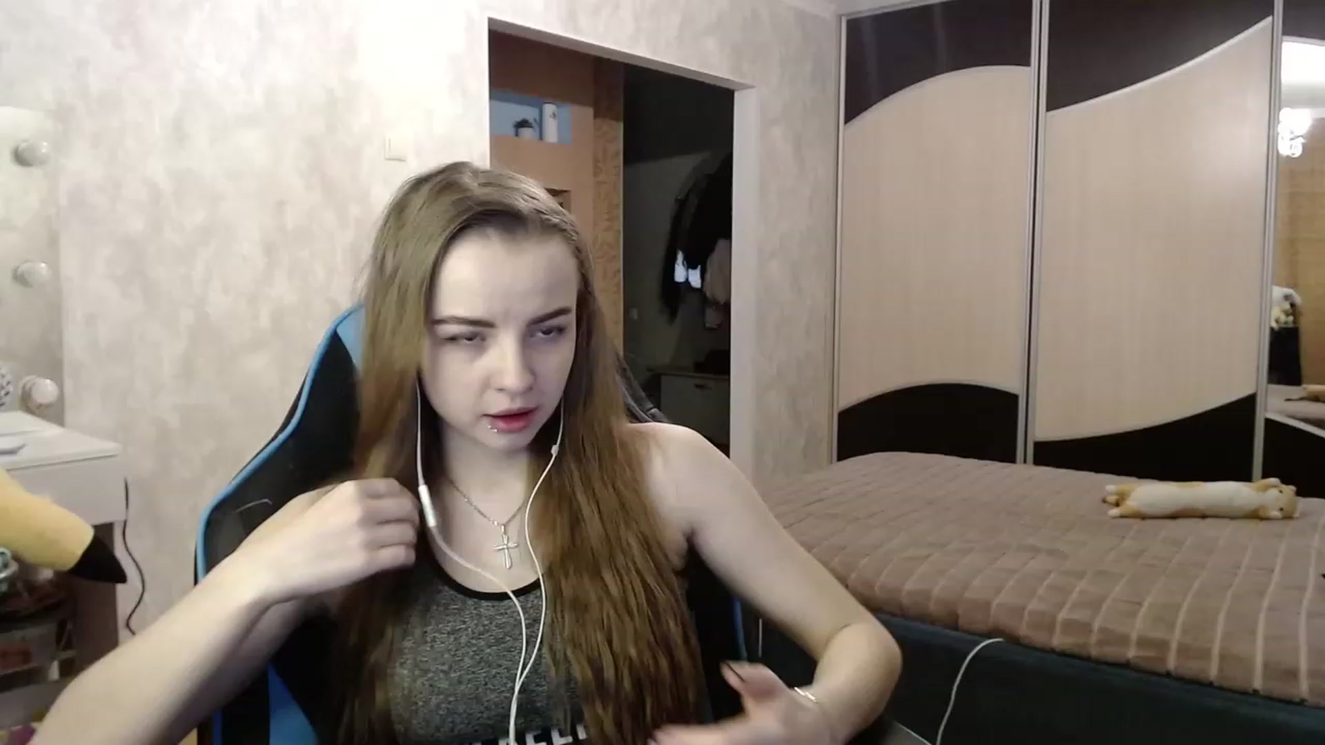 Gallery image thumbnail from Lio_noy's myfreecams stream on, 12/11/2023, 23:29 image 2 of 20