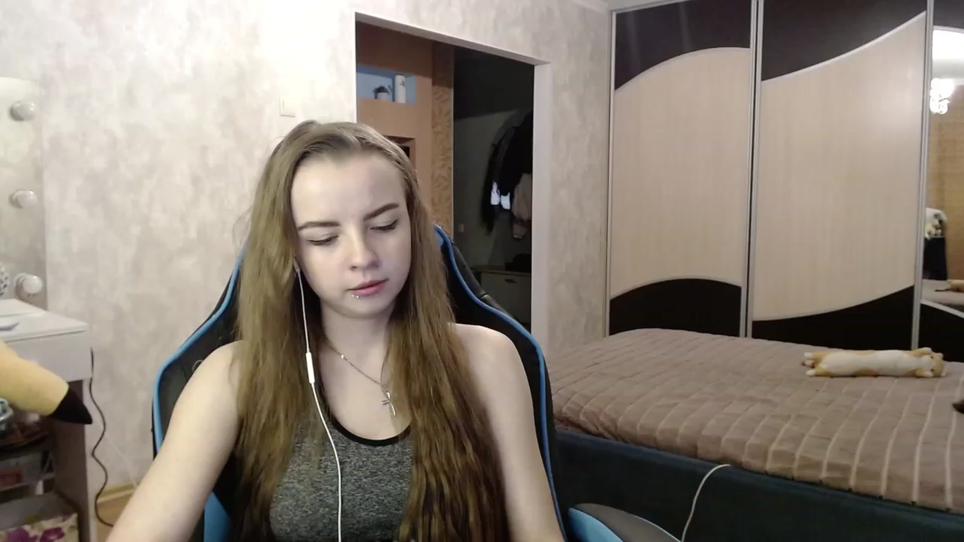 Gallery image thumbnail from Lio_noy's myfreecams stream on, 12/11/2023, 23:29 image 14 of 20