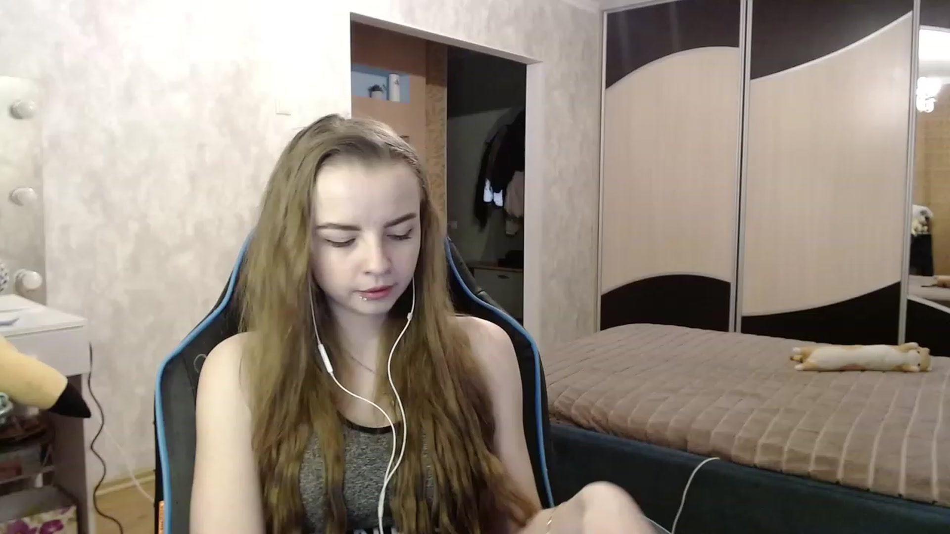 Gallery image thumbnail from Lio_noy's myfreecams stream on, 12/11/2023, 23:29 image 10 of 20