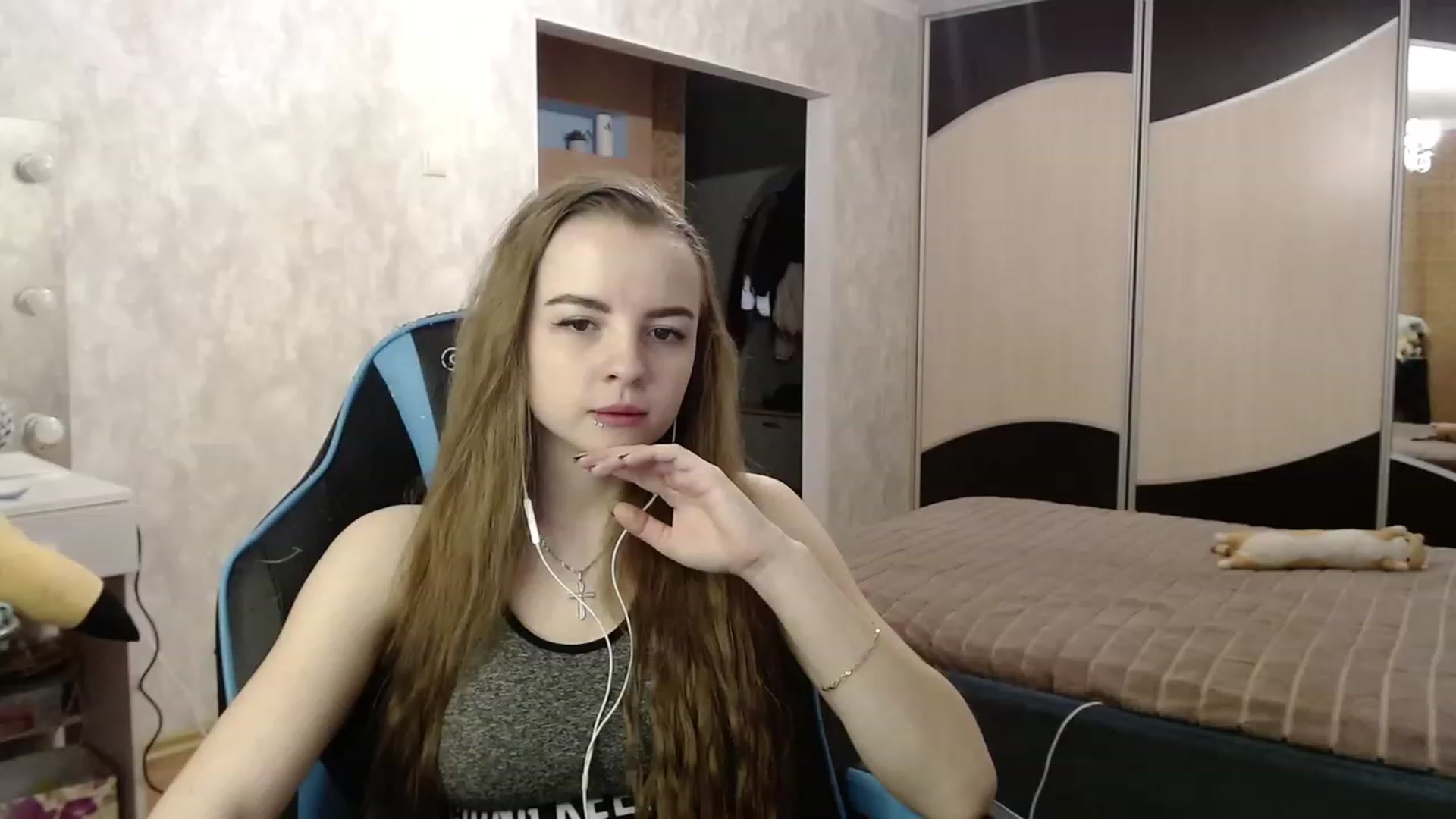 Gallery image thumbnail from Lio_noy's myfreecams stream on, 12/11/2023, 23:29 image 3 of 20