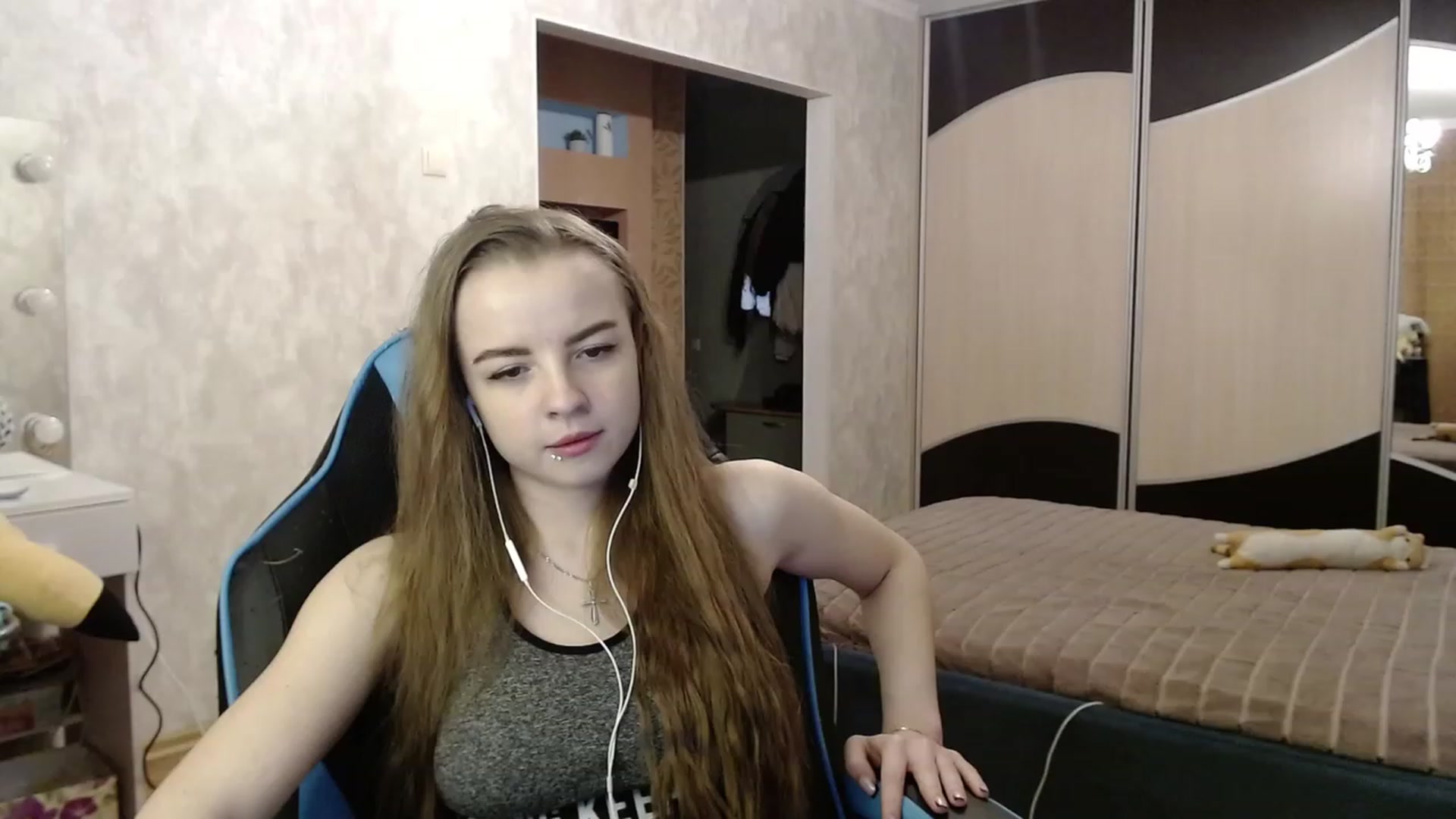 Gallery image thumbnail from Lio_noy's myfreecams stream on, 12/11/2023, 23:29 image 5 of 20