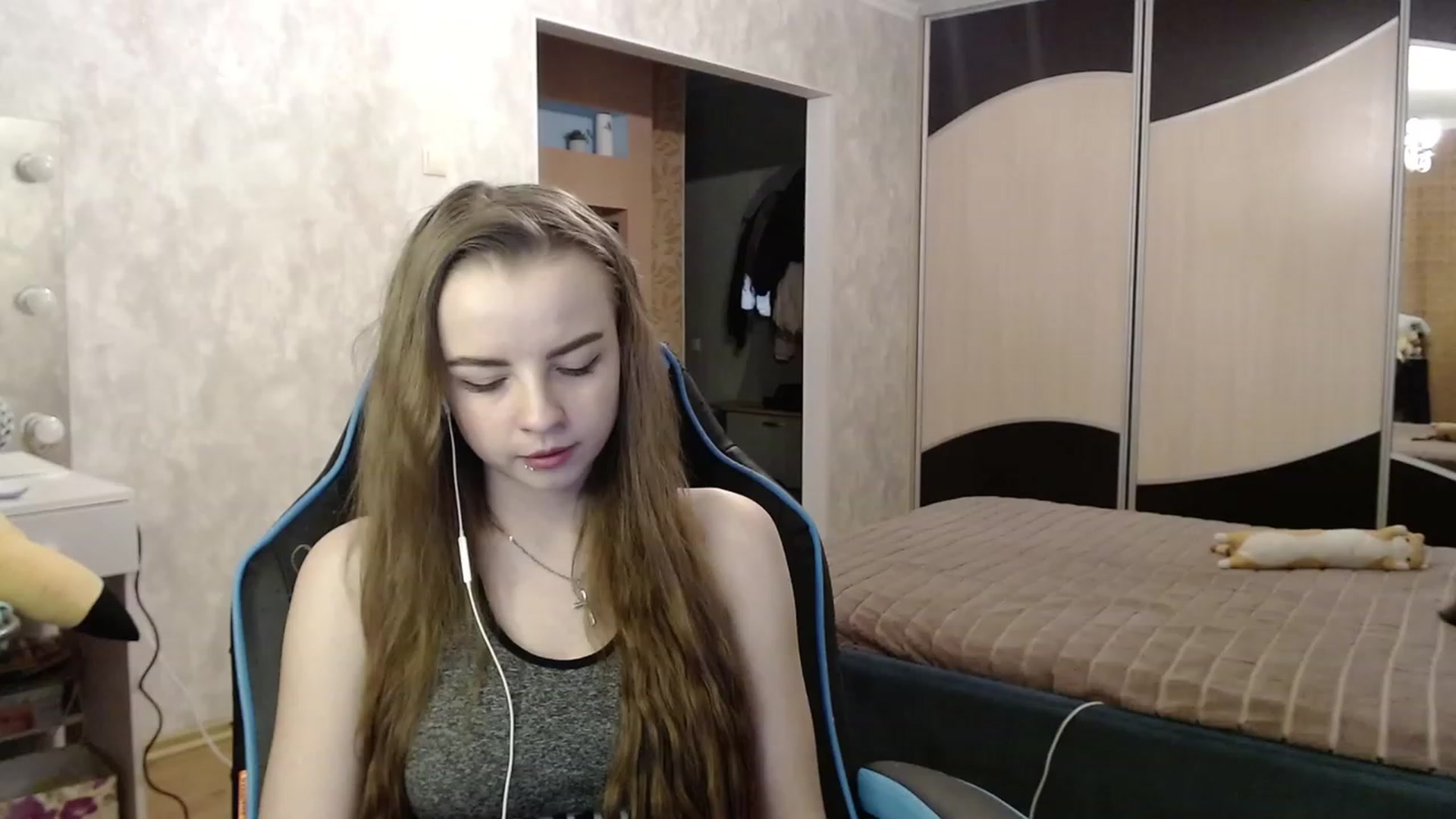 Gallery image thumbnail from Lio_noy's myfreecams stream on, 12/11/2023, 23:29 image 13 of 20