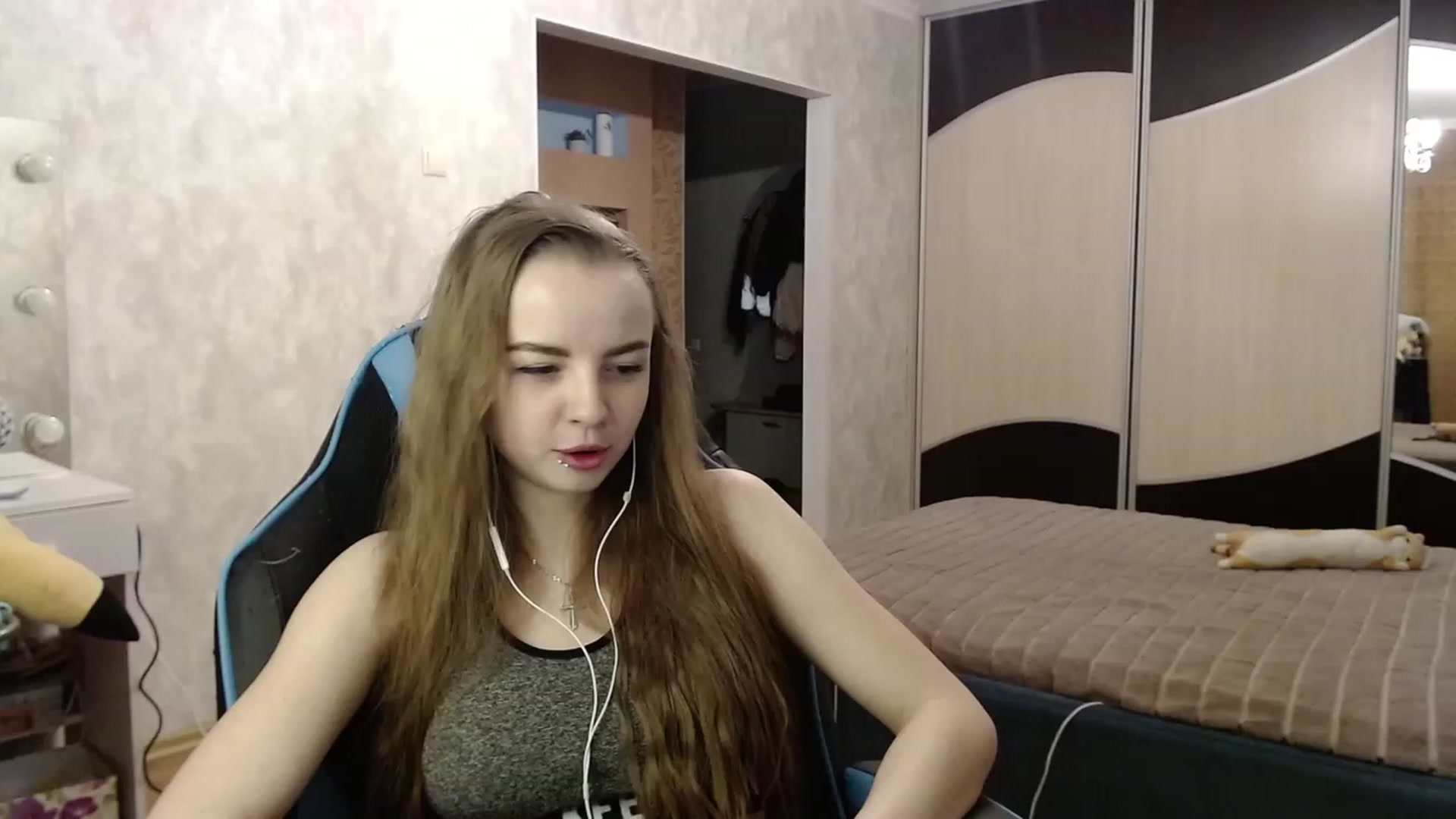 Gallery image thumbnail from Lio_noy's myfreecams stream on, 12/11/2023, 23:29 image 6 of 20