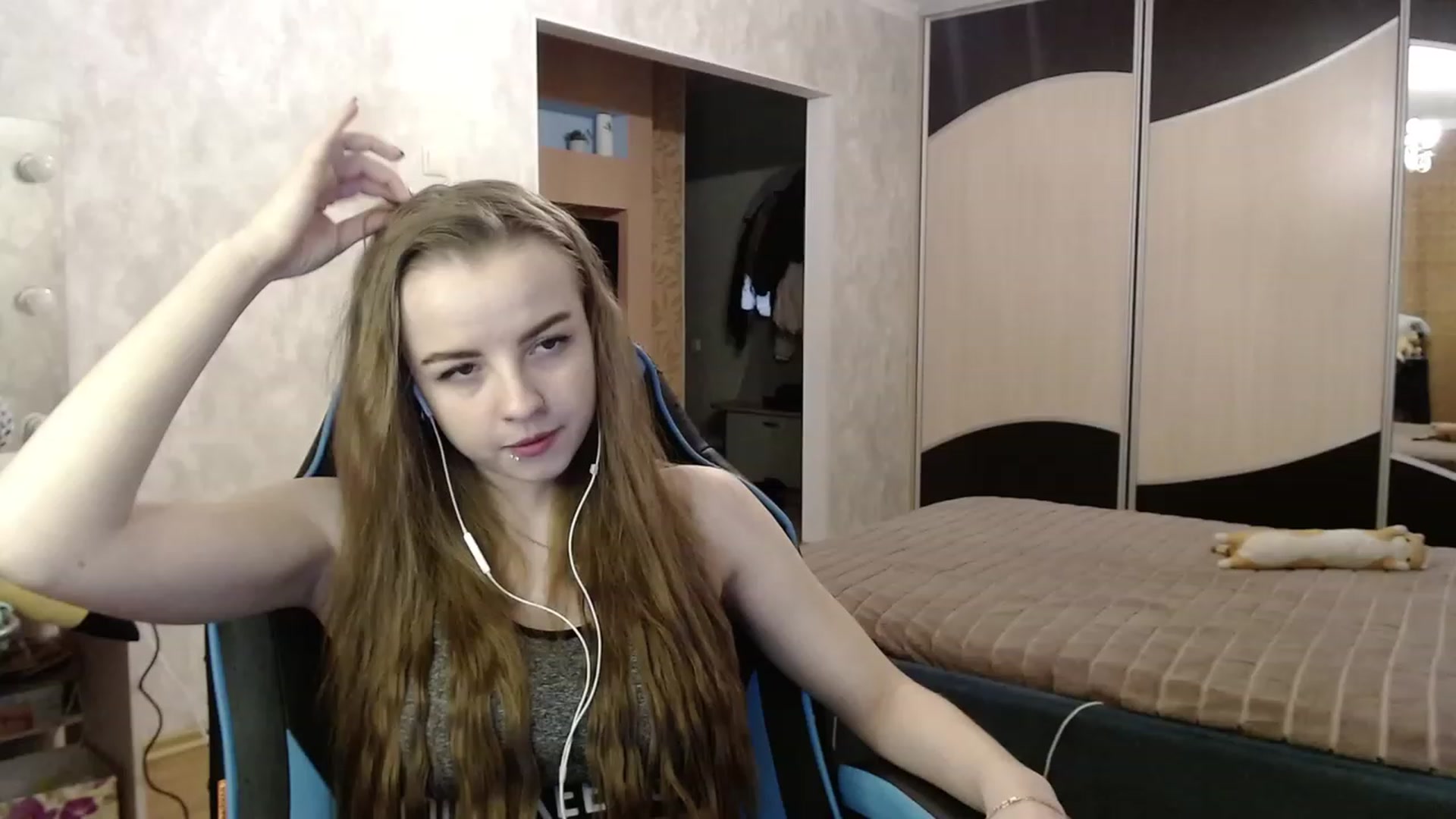 Gallery image thumbnail from Lio_noy's myfreecams stream on, 12/11/2023, 23:29 image 8 of 20