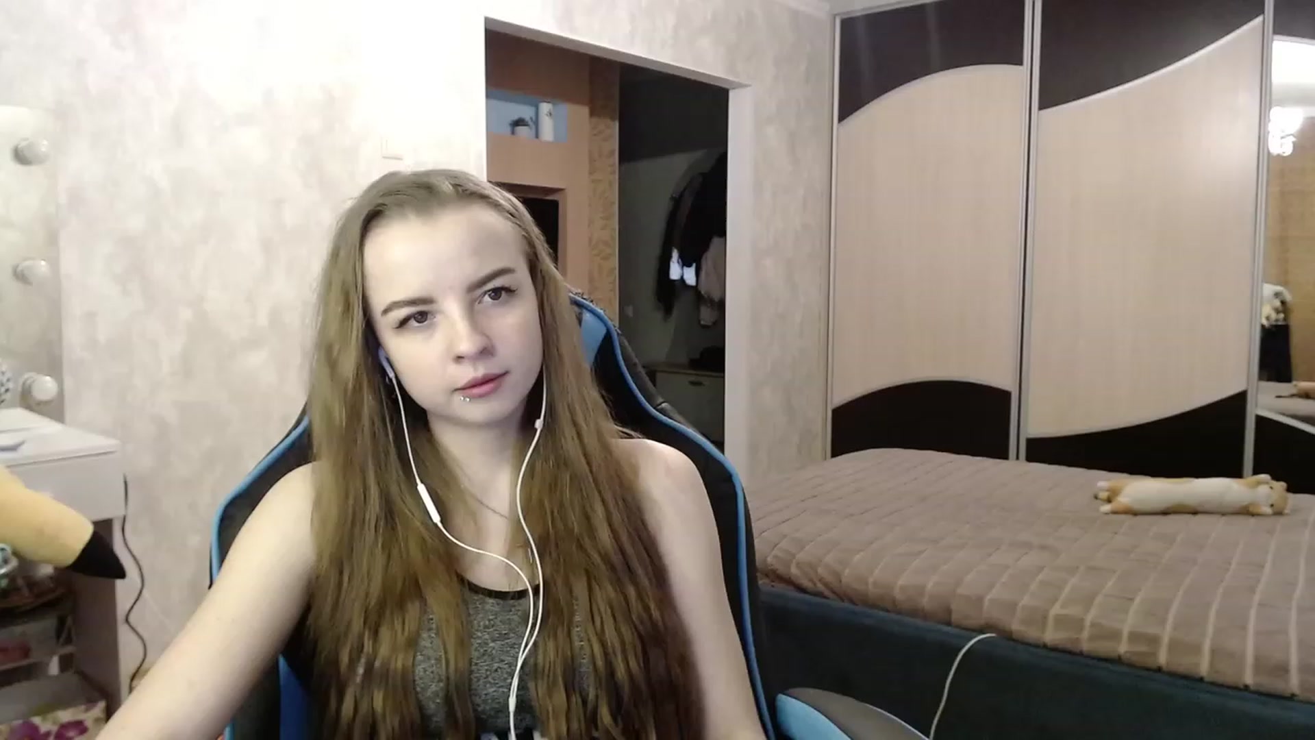 Gallery image thumbnail from Lio_noy's myfreecams stream on, 12/11/2023, 23:29 image 9 of 20