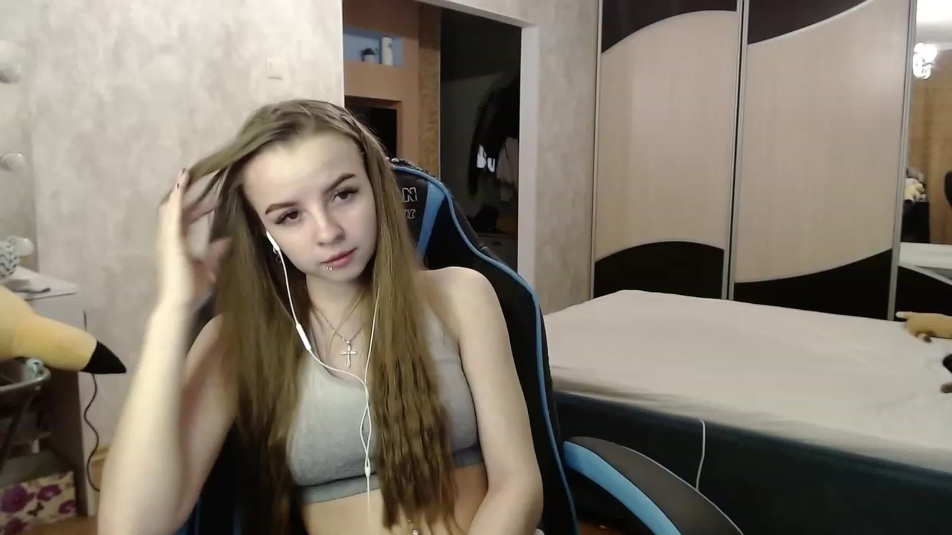 Gallery image thumbnail from Lio_noy's myfreecams stream on, 12/12/2023, 22:32 image 17 of 20