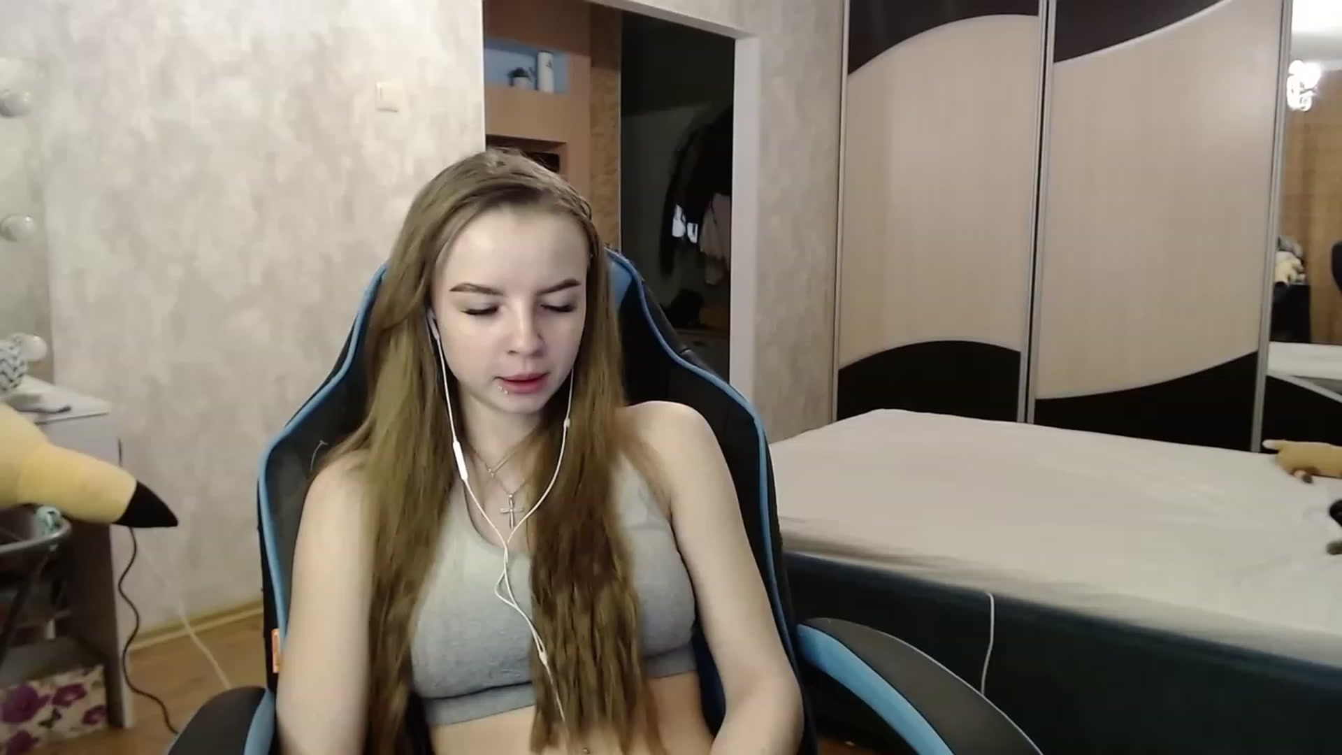 Gallery image thumbnail from Lio_noy's myfreecams stream on, 12/12/2023, 22:32 image 19 of 20