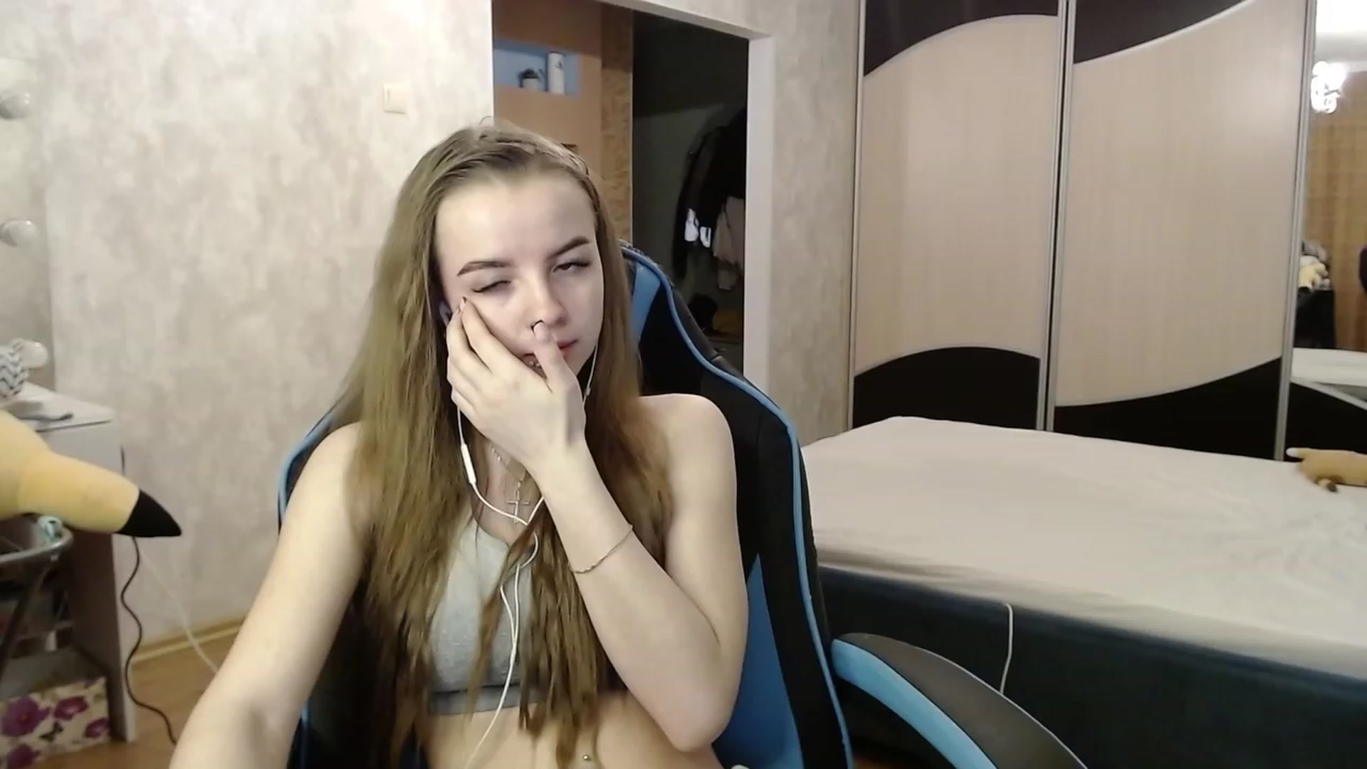 Gallery image thumbnail from Lio_noy's myfreecams stream on, 12/12/2023, 23:21 image 19 of 20