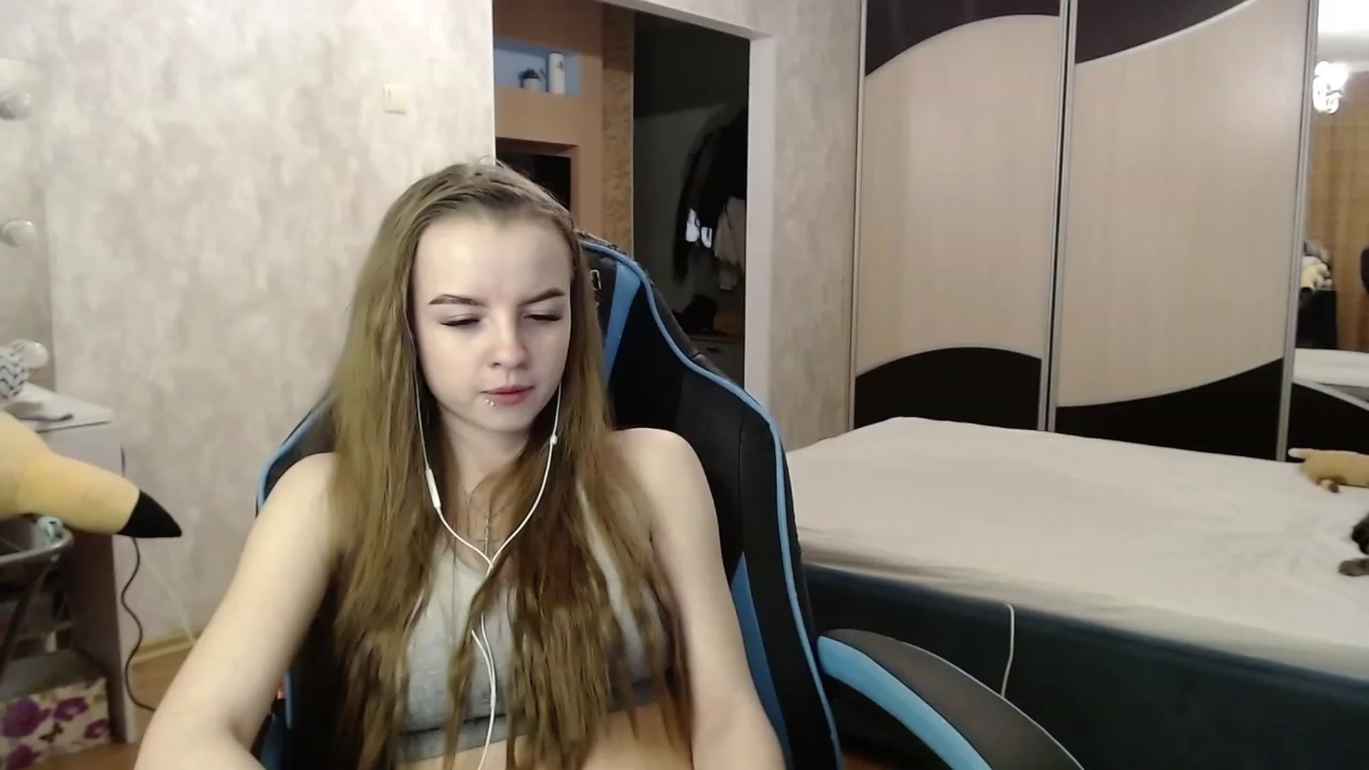 Gallery image thumbnail from Lio_noy's myfreecams stream on, 12/12/2023, 23:21 image 3 of 20