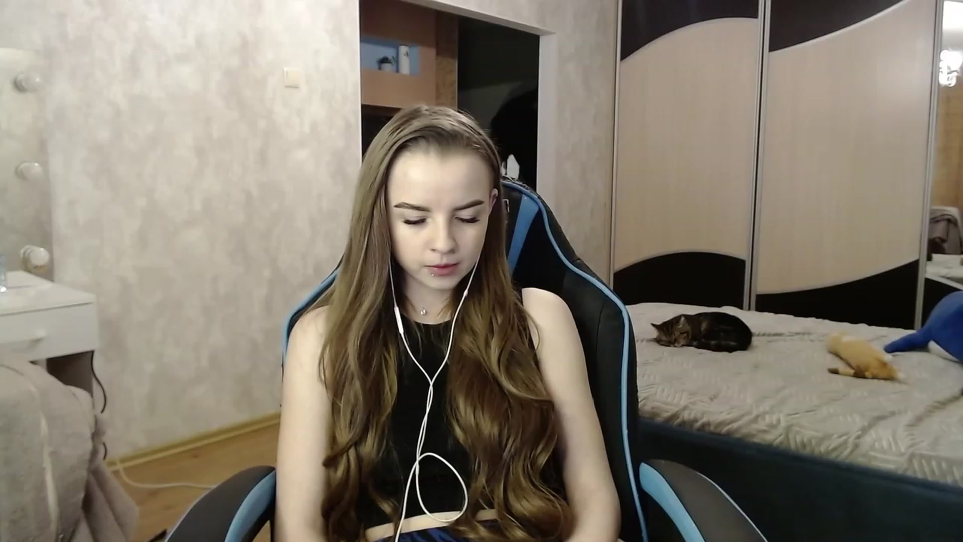Gallery image thumbnail from Lio_noy's myfreecams stream on, 12/14/2023, 23:19 image 9 of 20