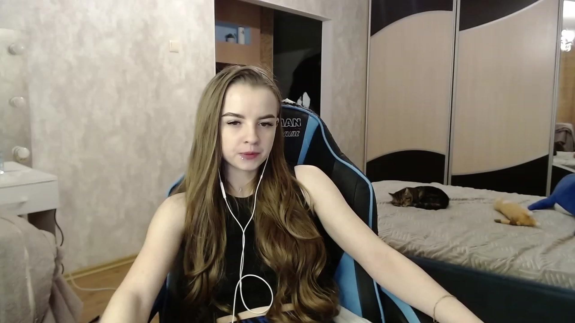 Gallery image thumbnail from Lio_noy's myfreecams stream on, 12/14/2023, 23:19 image 11 of 20