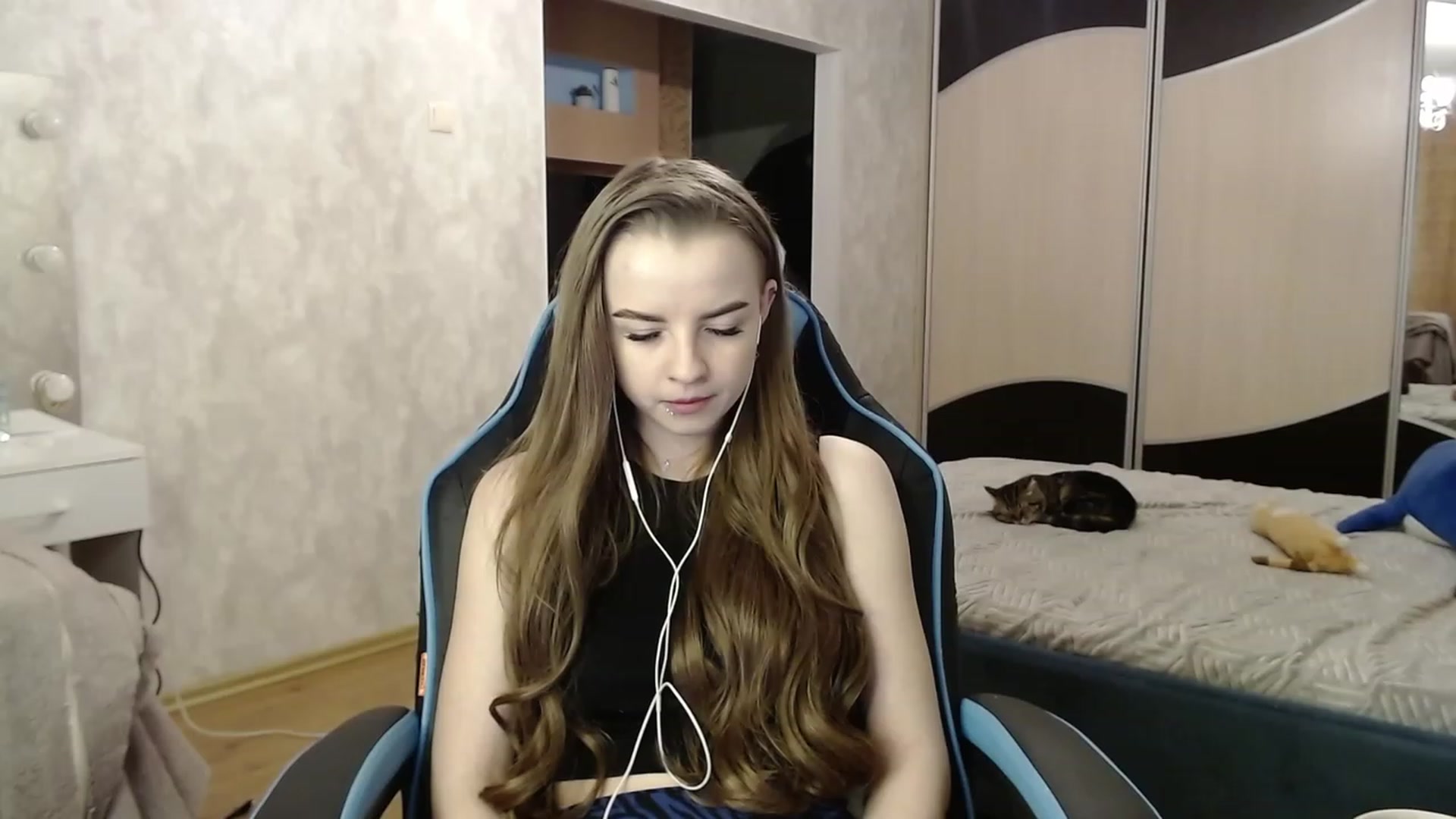 Gallery image thumbnail from Lio_noy's myfreecams stream on, 12/14/2023, 23:19 image 5 of 20