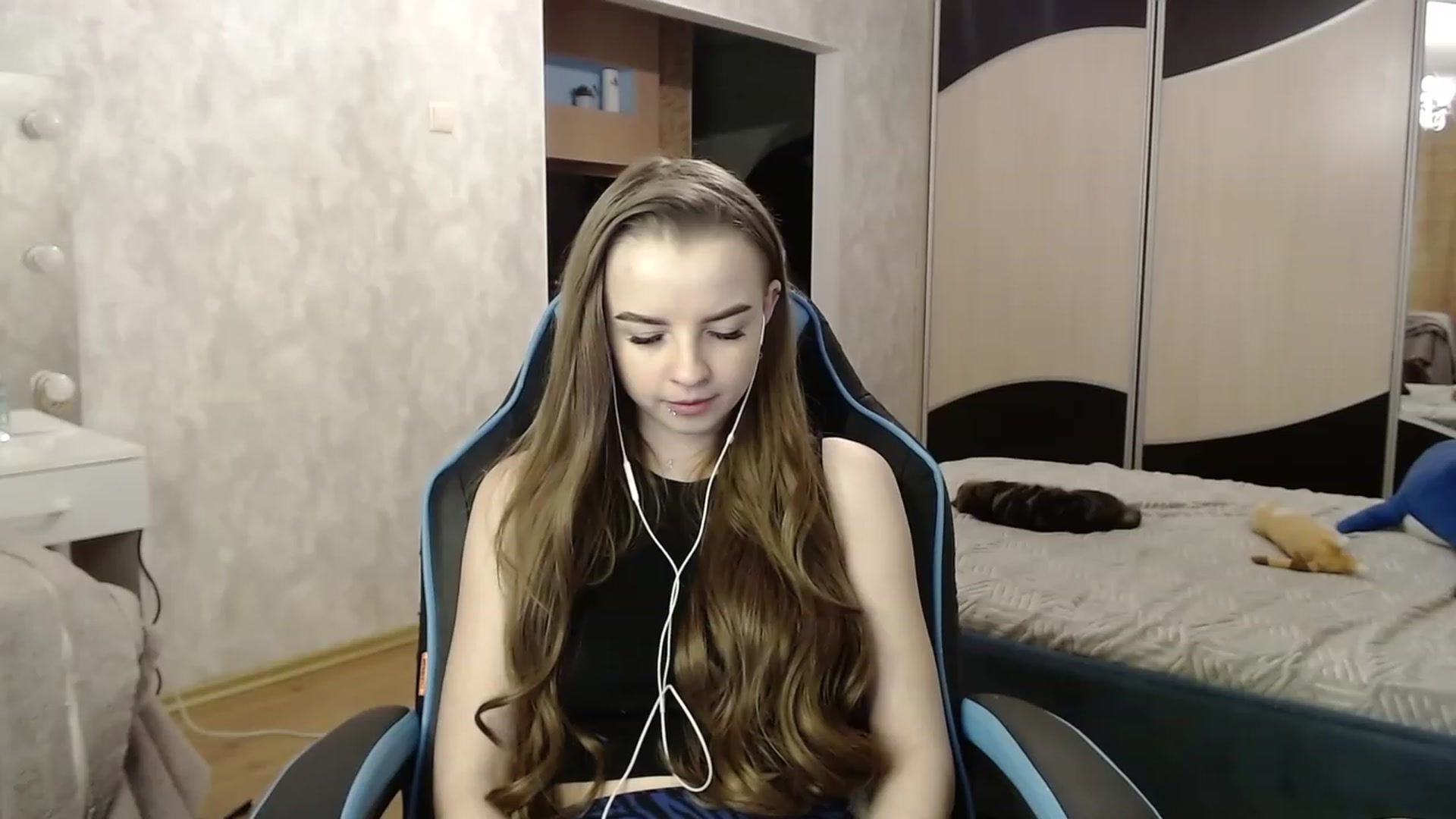 Gallery image thumbnail from Lio_noy's myfreecams stream on, 12/14/2023, 23:19 image 3 of 20