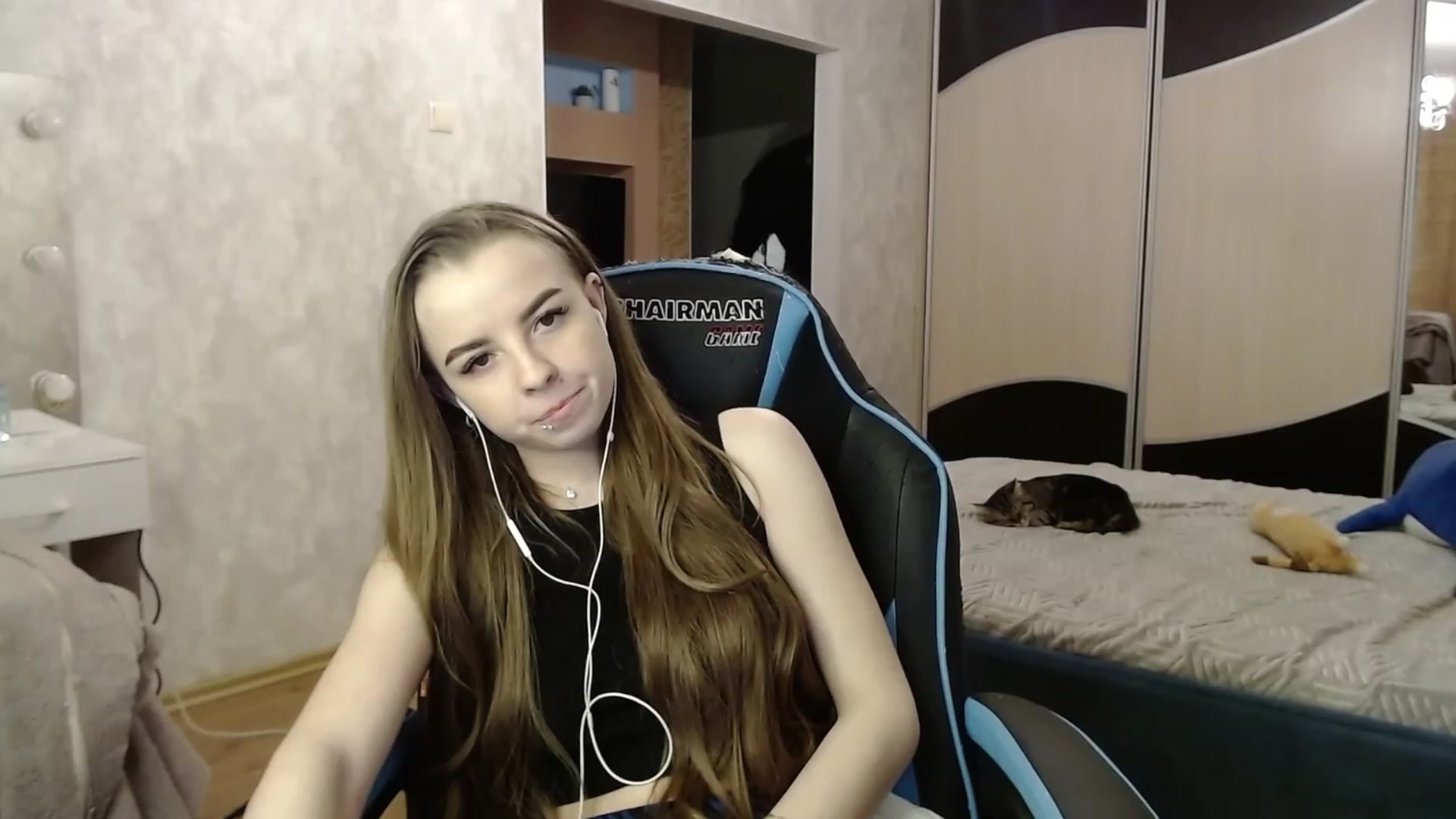Gallery image thumbnail from Lio_noy's myfreecams stream on, 12/14/2023, 23:19 image 16 of 20