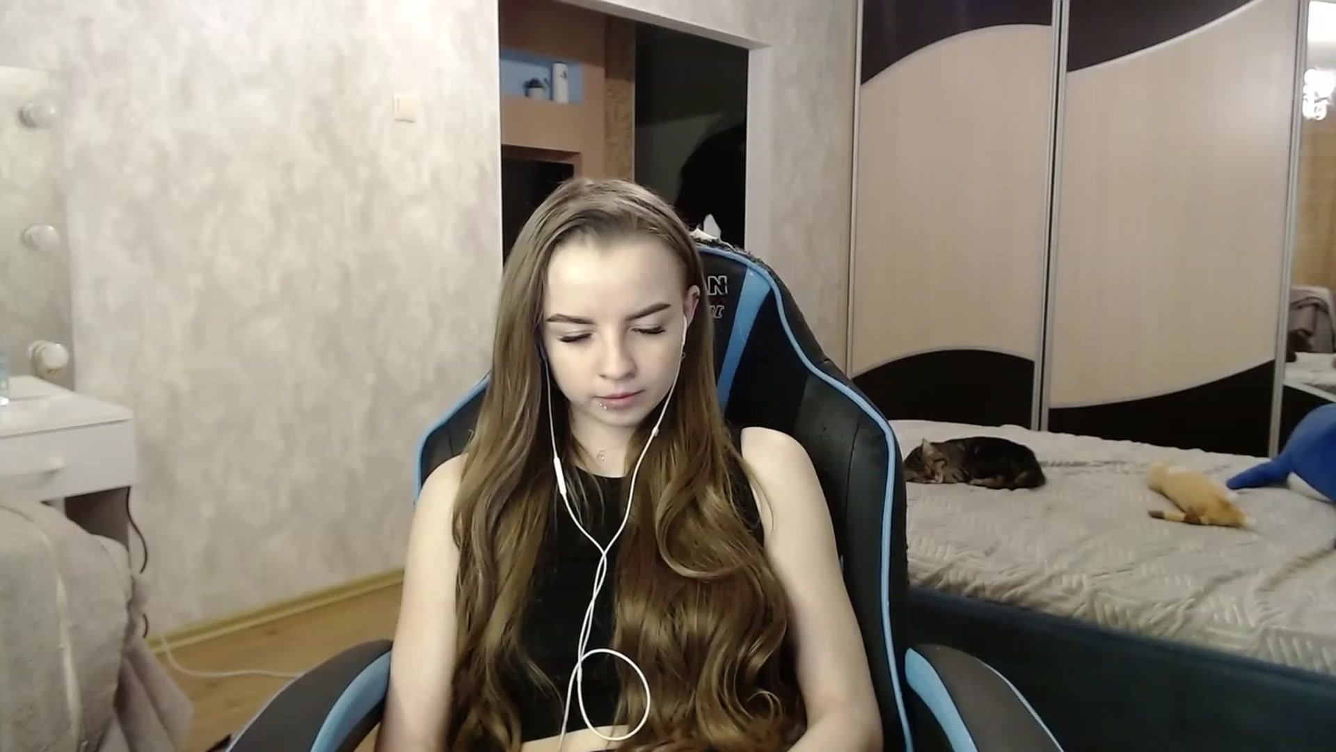 Gallery image thumbnail from Lio_noy's myfreecams stream on, 12/14/2023, 23:19 image 19 of 20