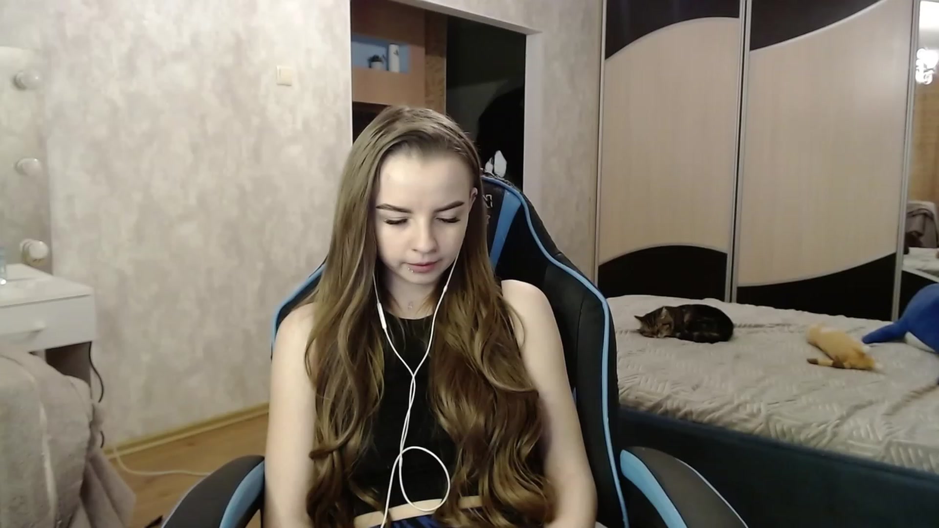 Gallery image thumbnail from Lio_noy's myfreecams stream on, 12/14/2023, 23:19 image 12 of 20