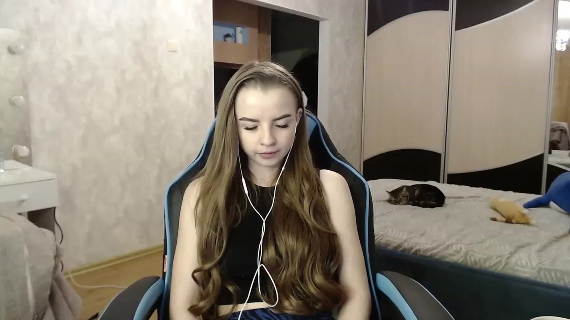 Gallery image thumbnail from Lio_noy's myfreecams stream on, 12/14/2023, 23:19 image 6 of 20