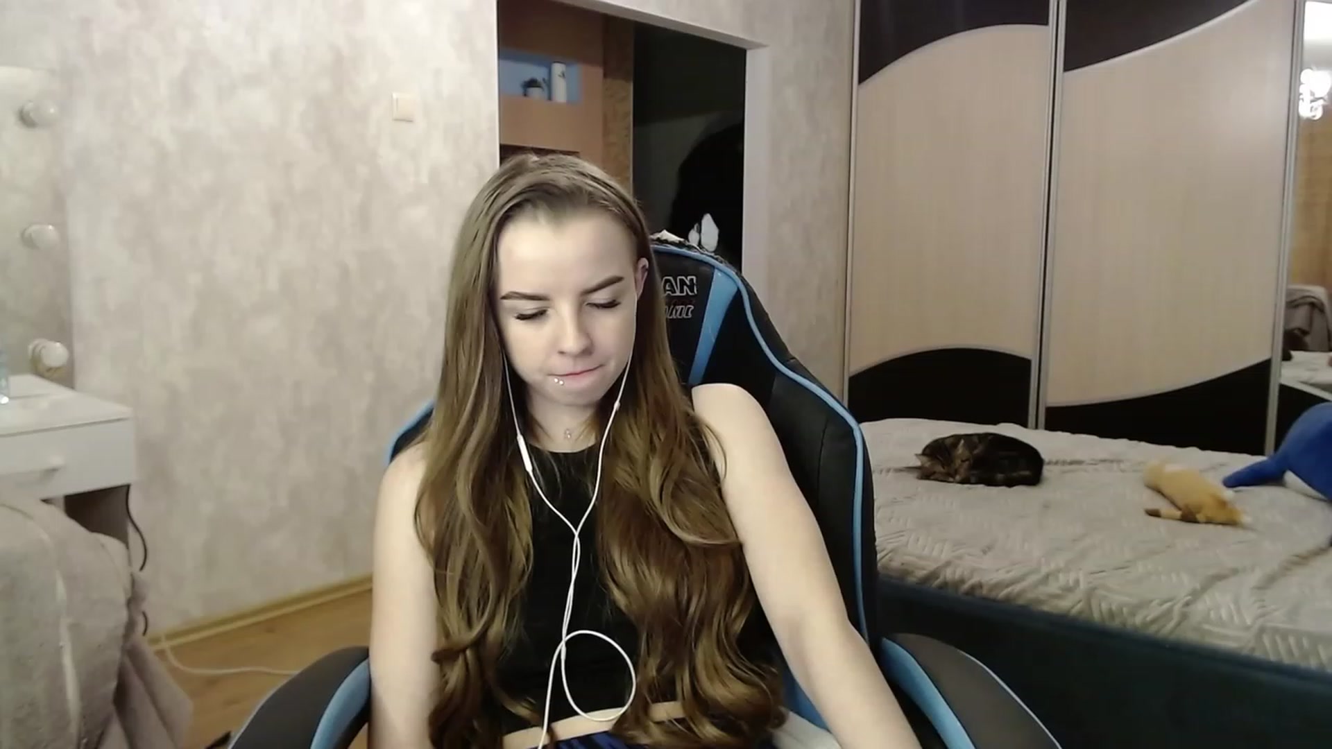 Gallery image thumbnail from Lio_noy's myfreecams stream on, 12/14/2023, 23:19 image 13 of 20