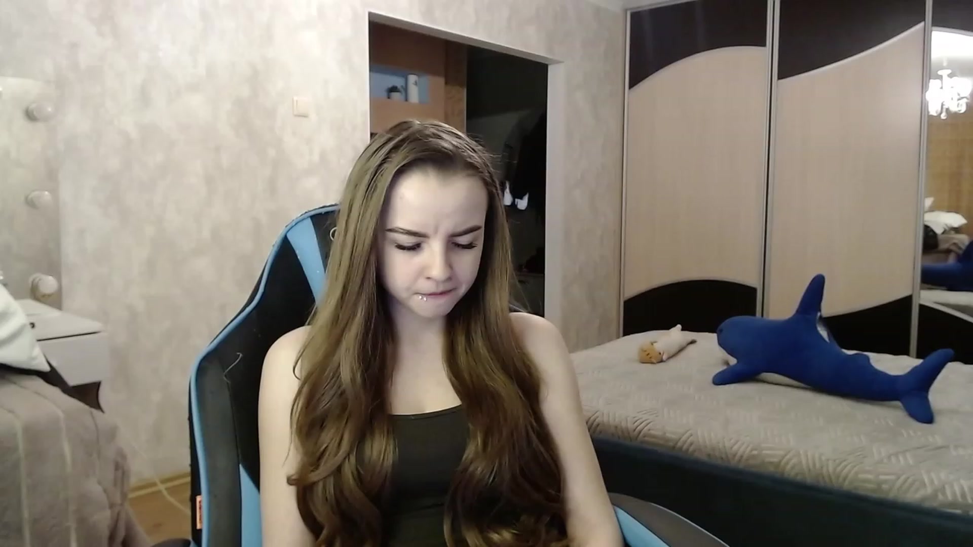 Gallery image thumbnail from Lio_noy's myfreecams stream on, 12/16/2023, 24:15 image 8 of 20