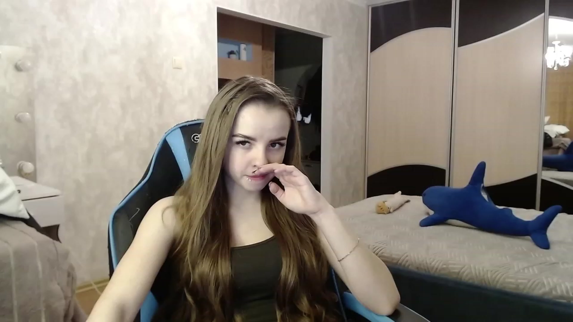 Gallery image thumbnail from Lio_noy's myfreecams stream on, 12/16/2023, 24:15 image 13 of 20