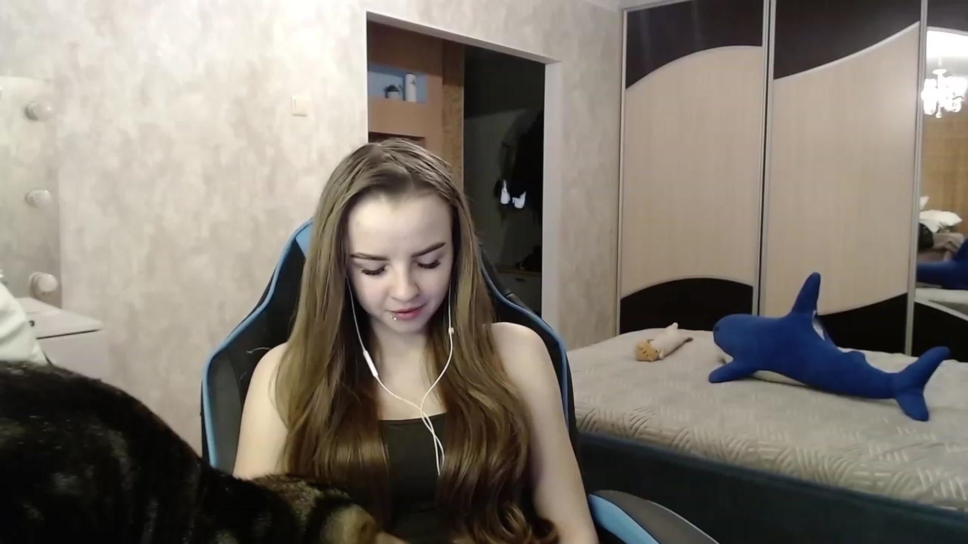 Gallery image thumbnail from Lio_noy's myfreecams stream on, 12/16/2023, 24:15 image 17 of 20