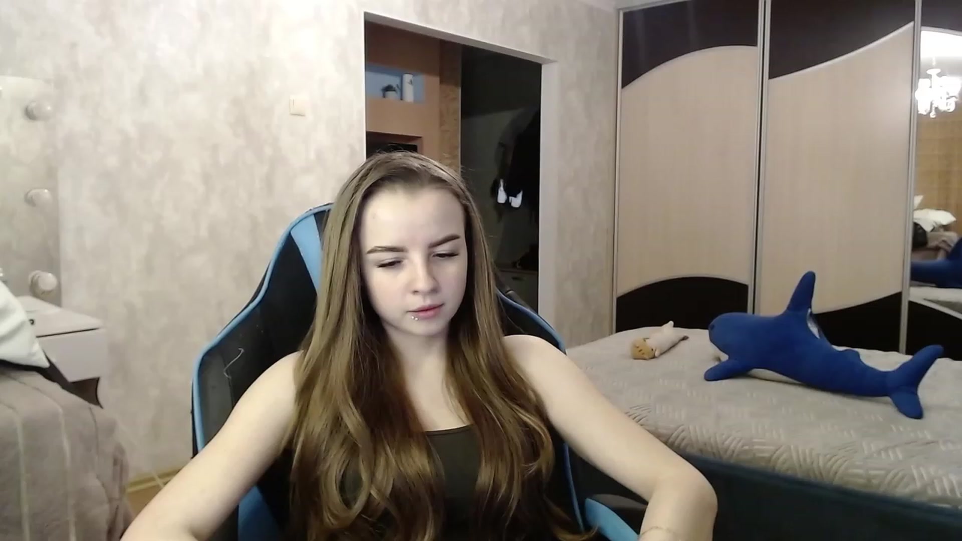 Gallery image thumbnail from Lio_noy's myfreecams stream on, 12/16/2023, 24:15 image 7 of 20