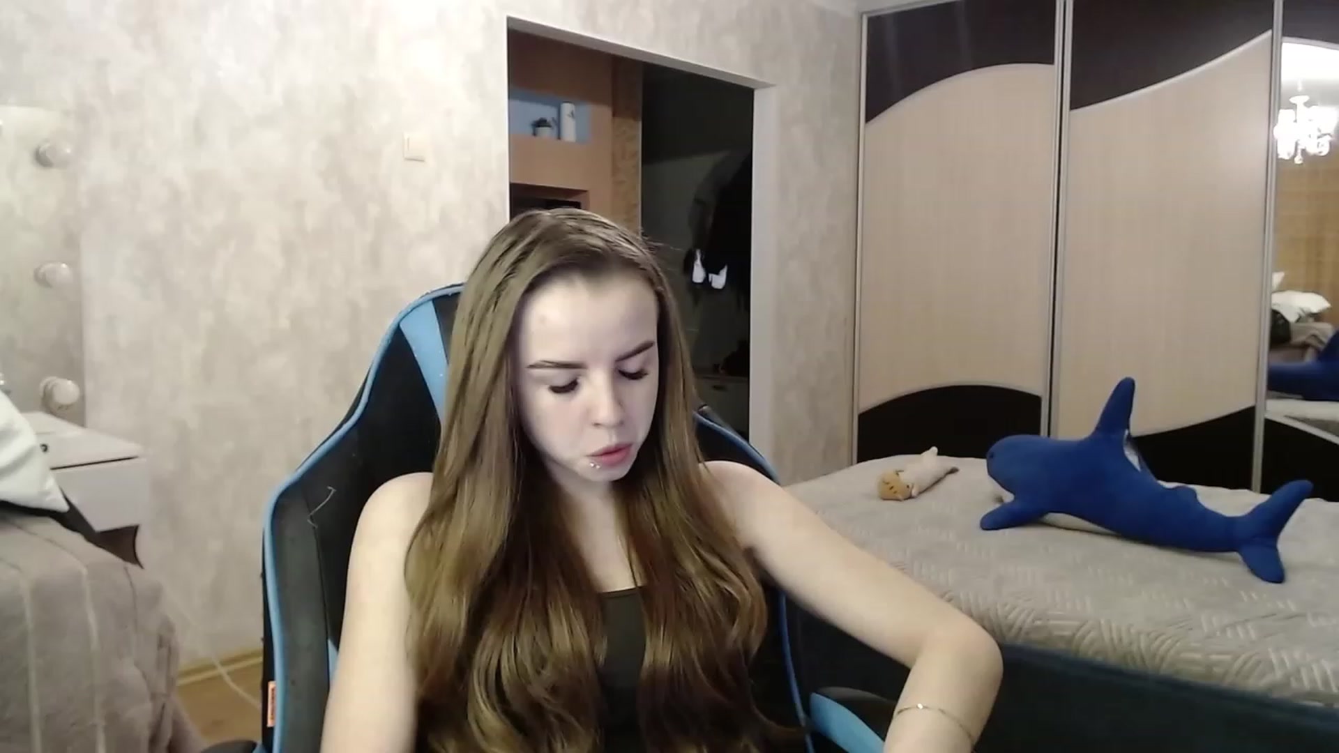 Gallery image thumbnail from Lio_noy's myfreecams stream on, 12/16/2023, 24:15 image 4 of 20