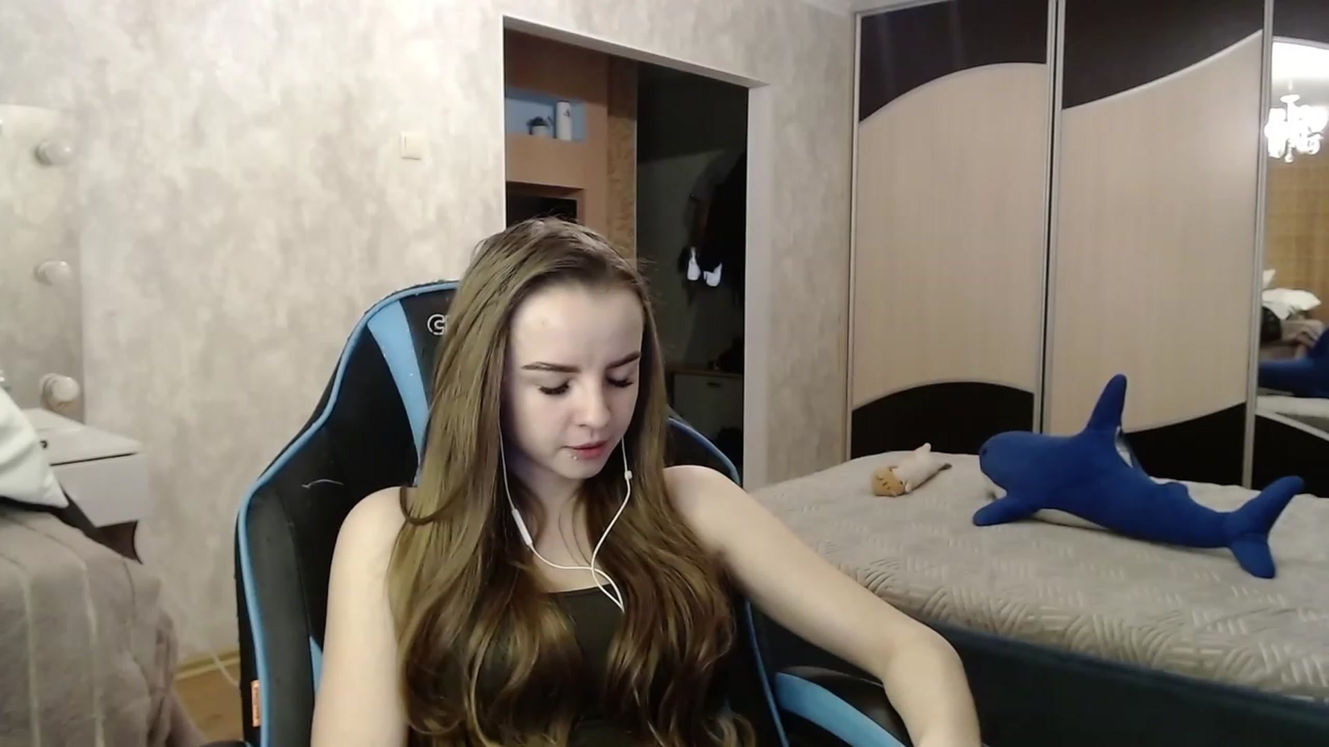 Gallery image thumbnail from Lio_noy's myfreecams stream on, 12/16/2023, 24:15 image 20 of 20
