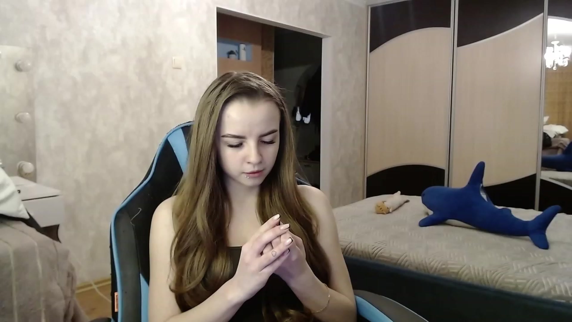 Gallery image thumbnail from Lio_noy's myfreecams stream on, 12/16/2023, 24:15 image 9 of 20