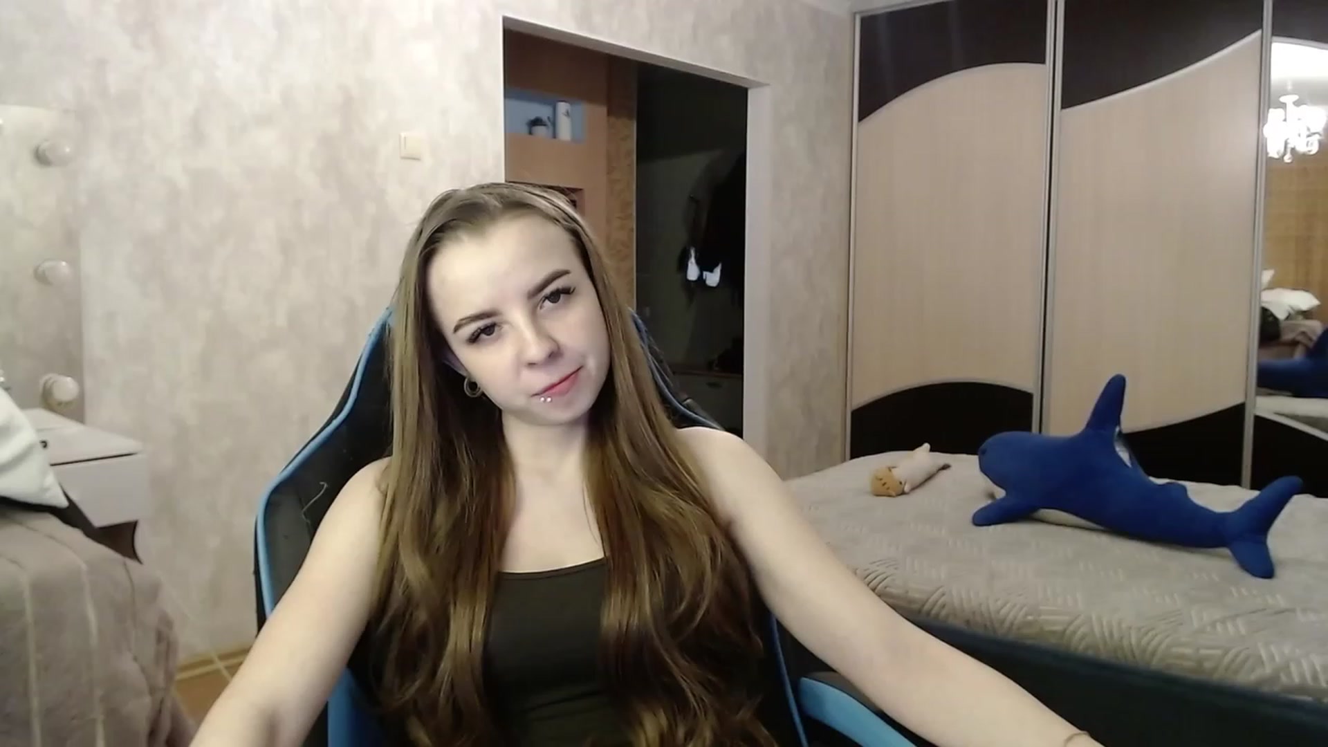 Gallery image thumbnail from Lio_noy's myfreecams stream on, 12/16/2023, 24:15 image 10 of 20