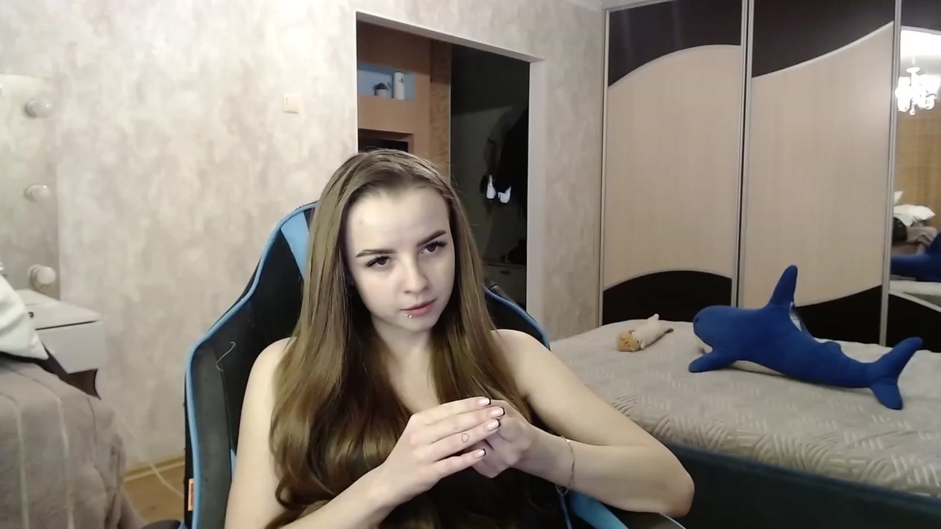 Gallery image thumbnail from Lio_noy's myfreecams stream on, 12/16/2023, 24:15 image 5 of 20