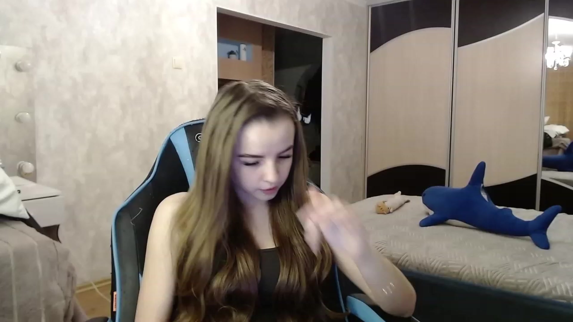 Gallery image thumbnail from Lio_noy's myfreecams stream on, 12/16/2023, 24:15 image 3 of 20