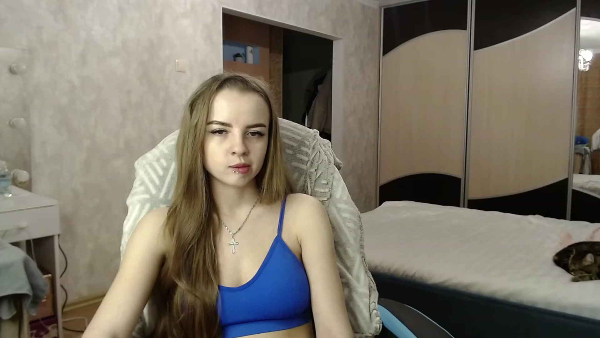 Gallery image thumbnail from Lio_noy's myfreecams stream on, 12/18/2023, 24:11 image 18 of 20