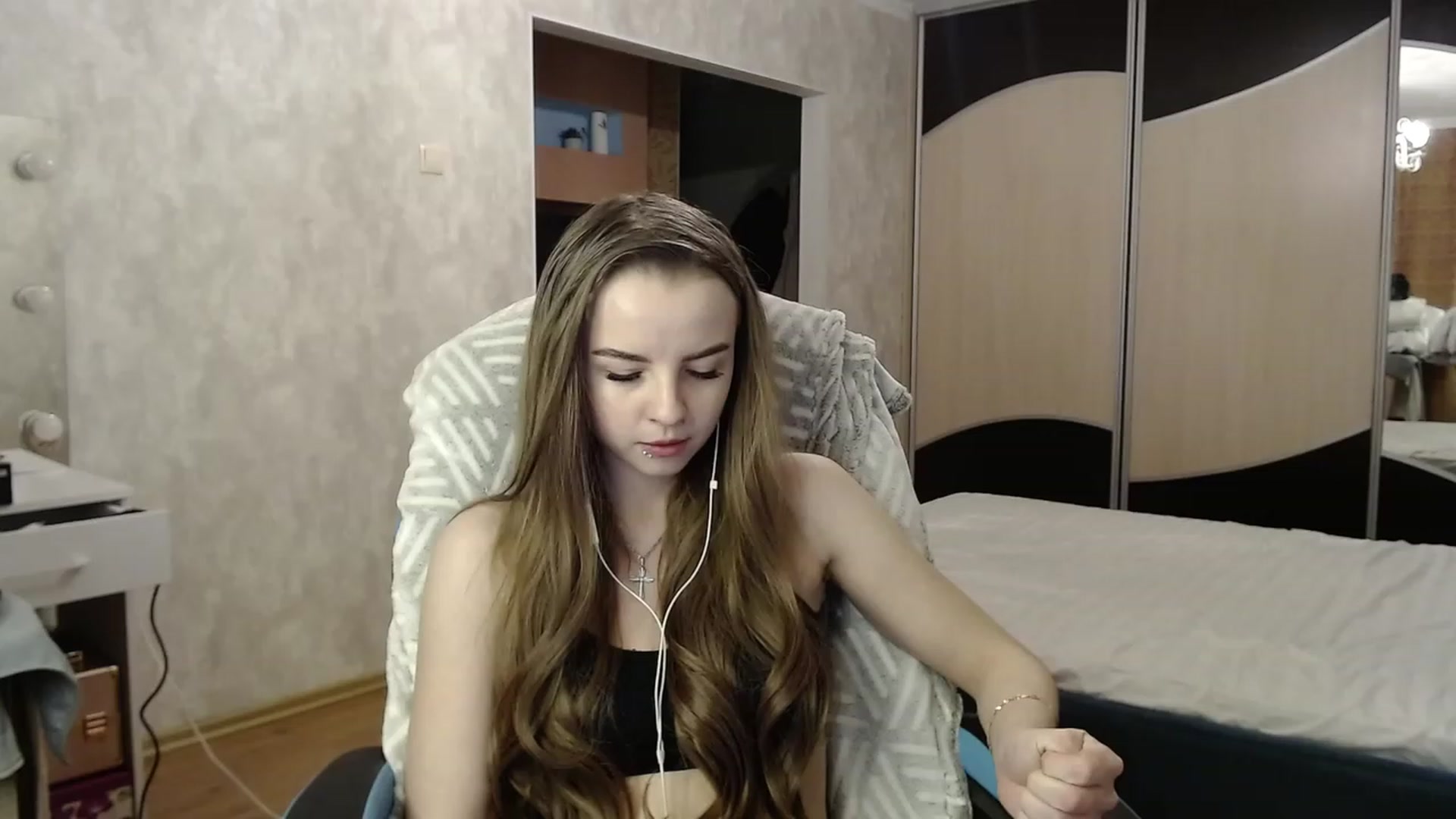 Gallery image thumbnail from Lio_noy's myfreecams stream on, 12/18/2023, 22:38 image 10 of 20