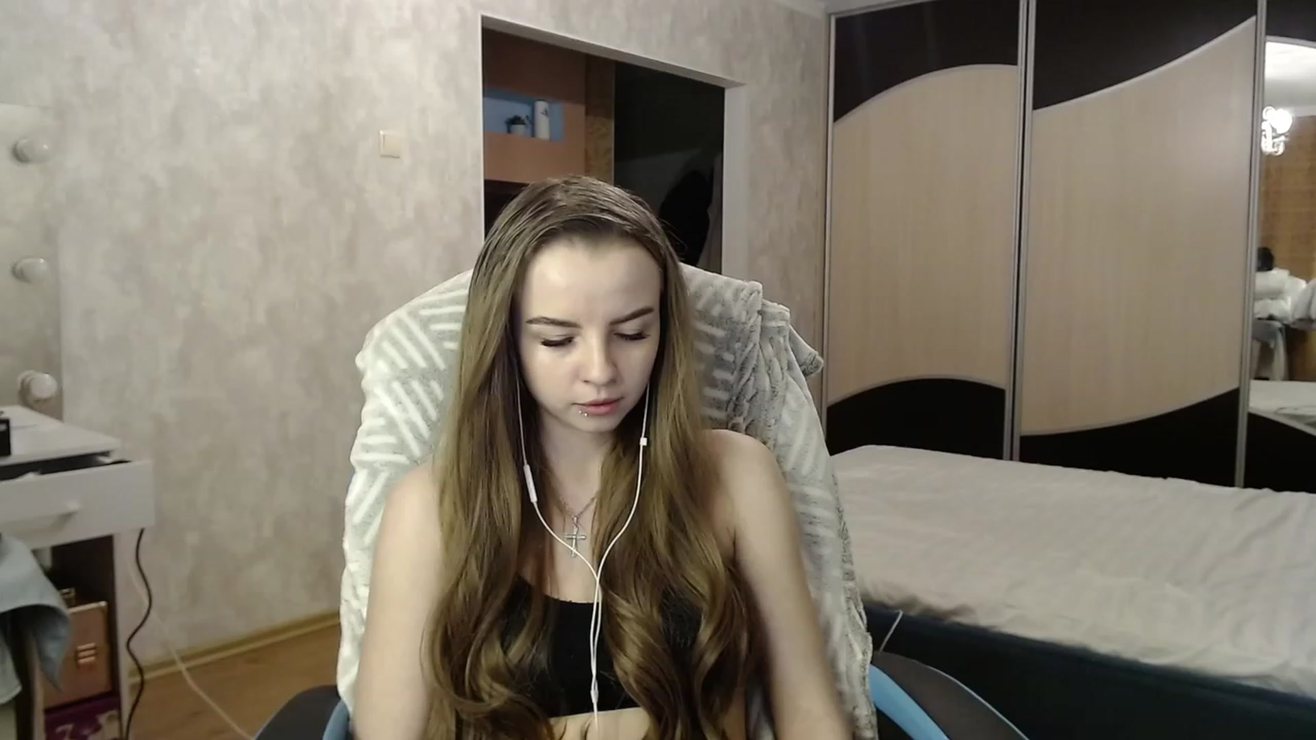 Gallery image thumbnail from Lio_noy's myfreecams stream on, 12/18/2023, 22:38 image 13 of 20