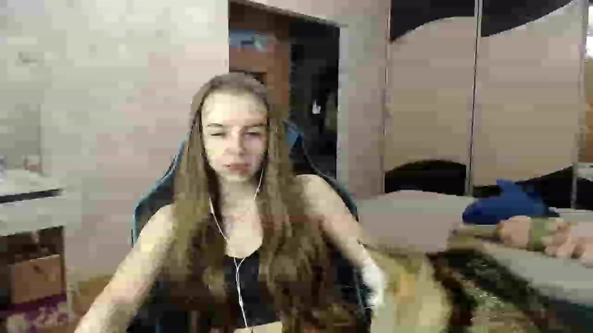 Gallery image thumbnail from Lio_noy's myfreecams stream on, 12/19/2023, 22:35 image 3 of 20