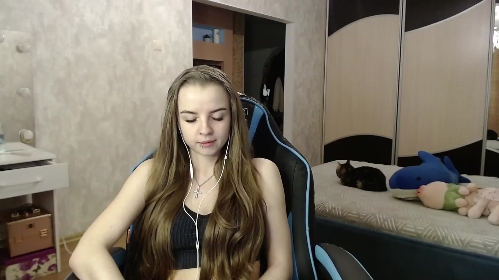 Gallery image thumbnail from Lio_noy's myfreecams stream on, 12/19/2023, 22:35 image 15 of 20