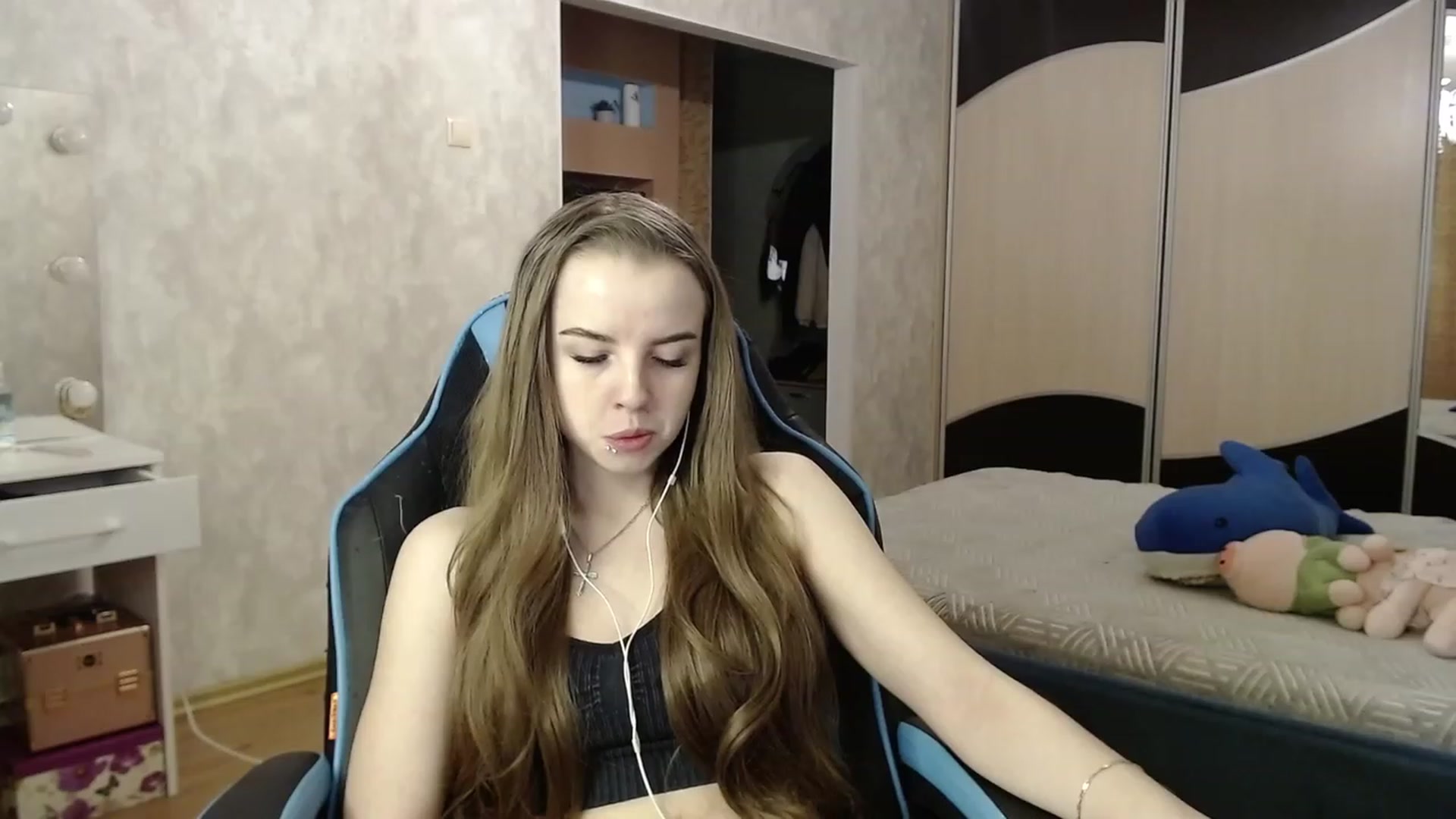 Gallery image thumbnail from Lio_noy's myfreecams stream on, 12/19/2023, 22:35 image 9 of 20