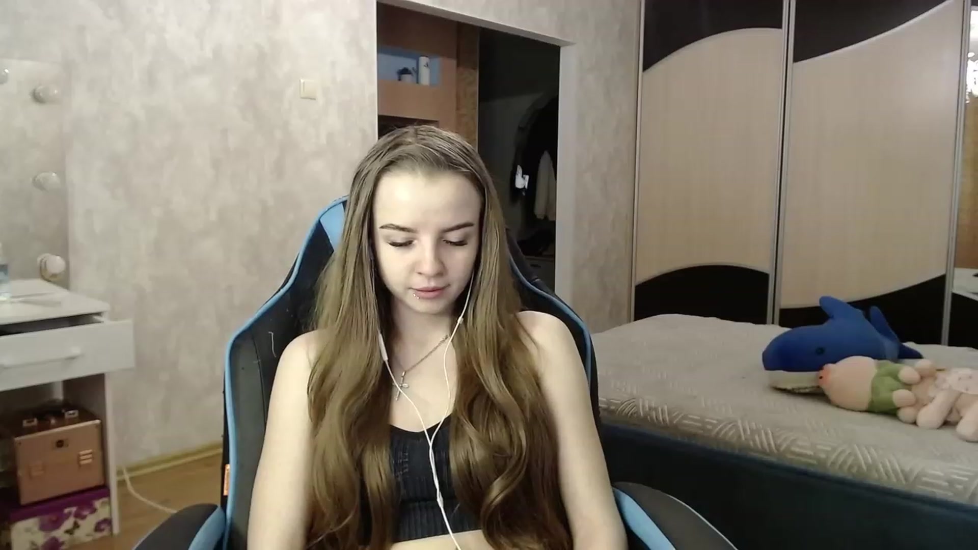 Gallery image thumbnail from Lio_noy's myfreecams stream on, 12/19/2023, 22:35 image 7 of 20