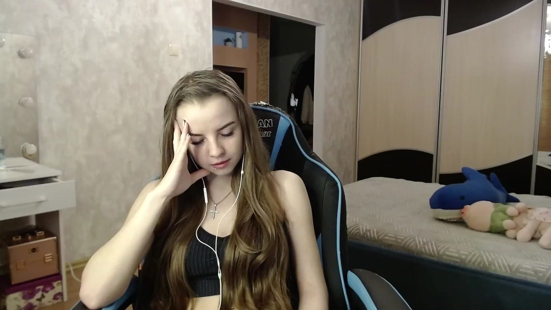 Gallery image thumbnail from Lio_noy's myfreecams stream on, 12/19/2023, 22:35 image 14 of 20