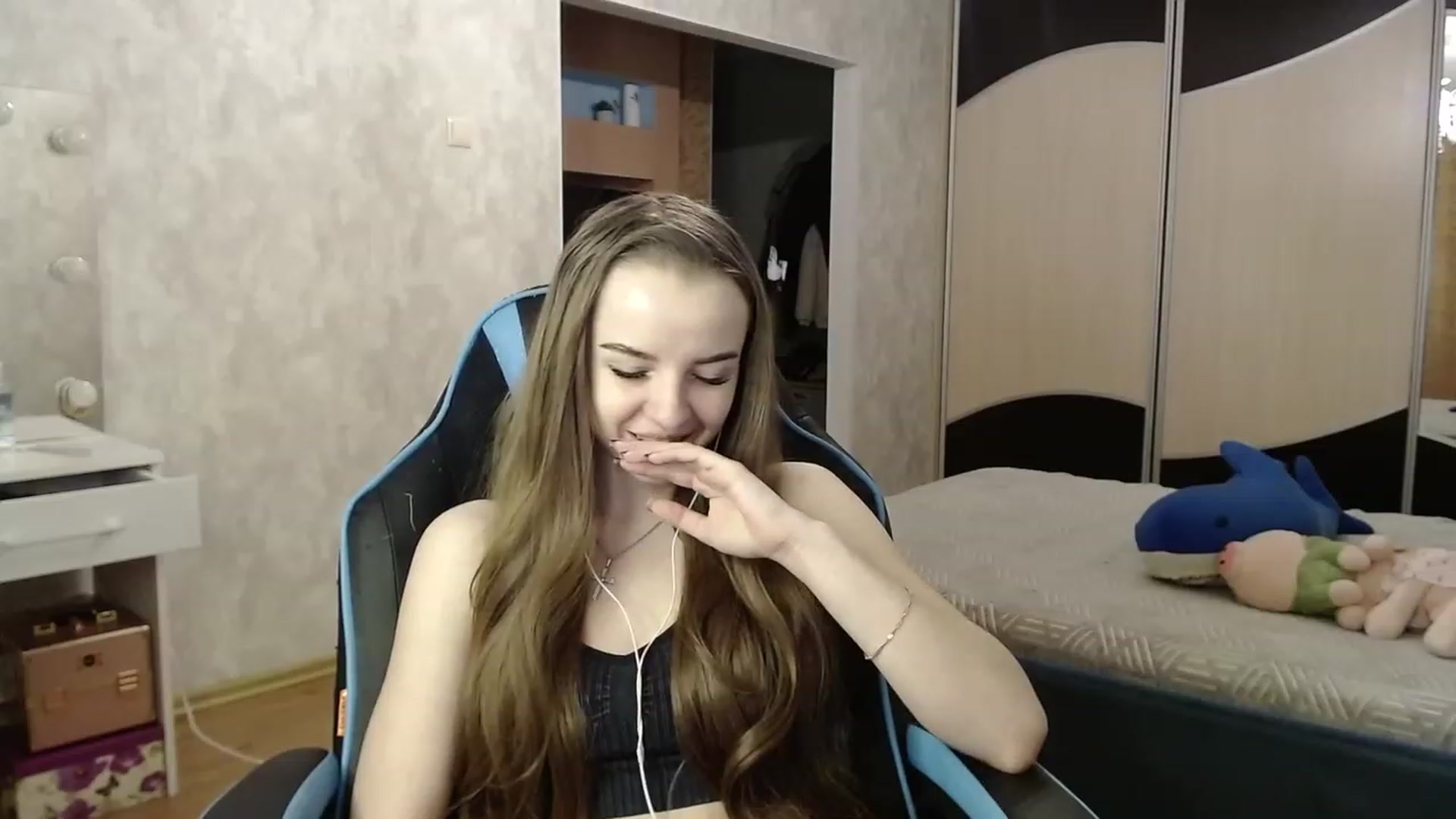 Gallery image thumbnail from Lio_noy's myfreecams stream on, 12/19/2023, 22:35 image 10 of 20