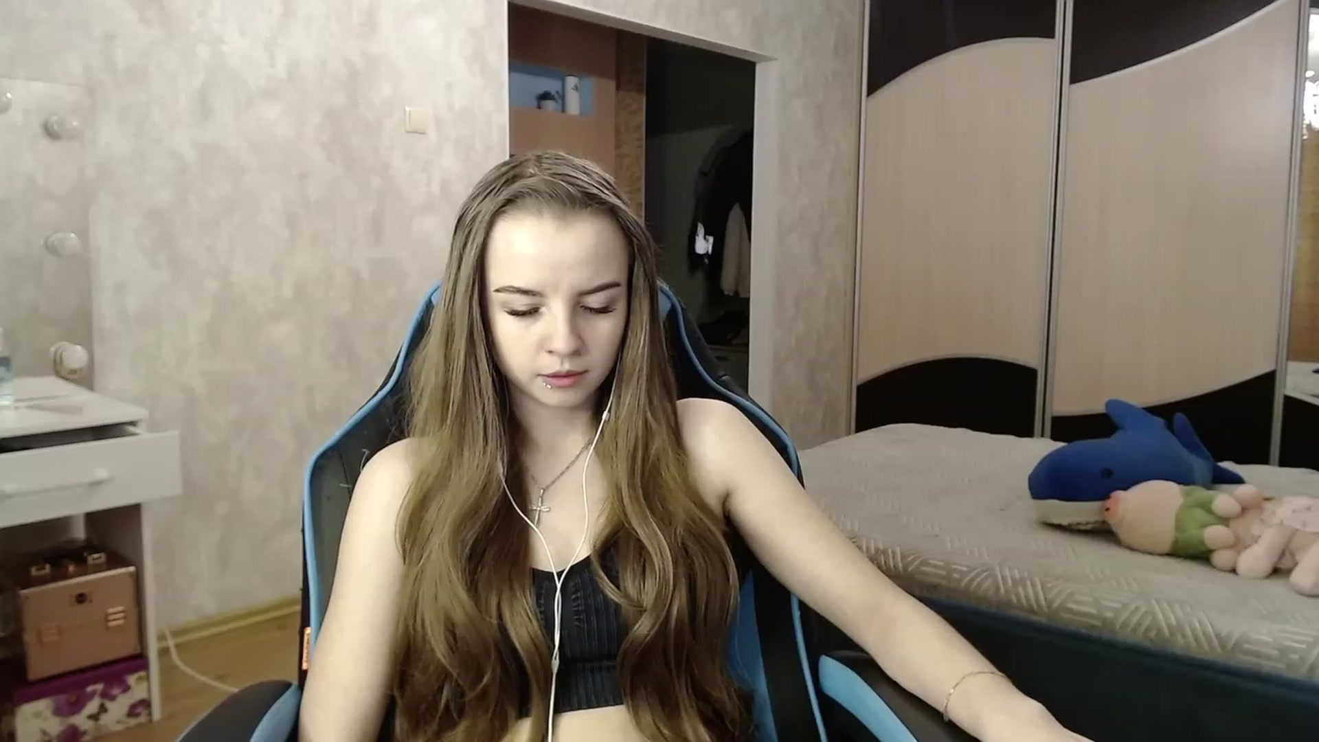 Gallery image thumbnail from Lio_noy's myfreecams stream on, 12/19/2023, 22:35 image 12 of 20