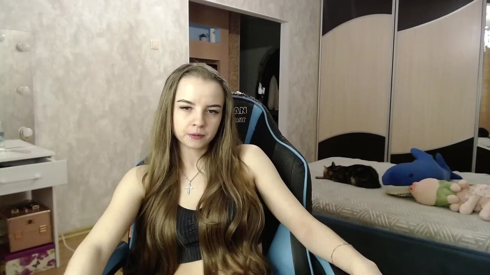 Gallery image thumbnail from Lio_noy's myfreecams stream on, 12/19/2023, 22:35 image 19 of 20