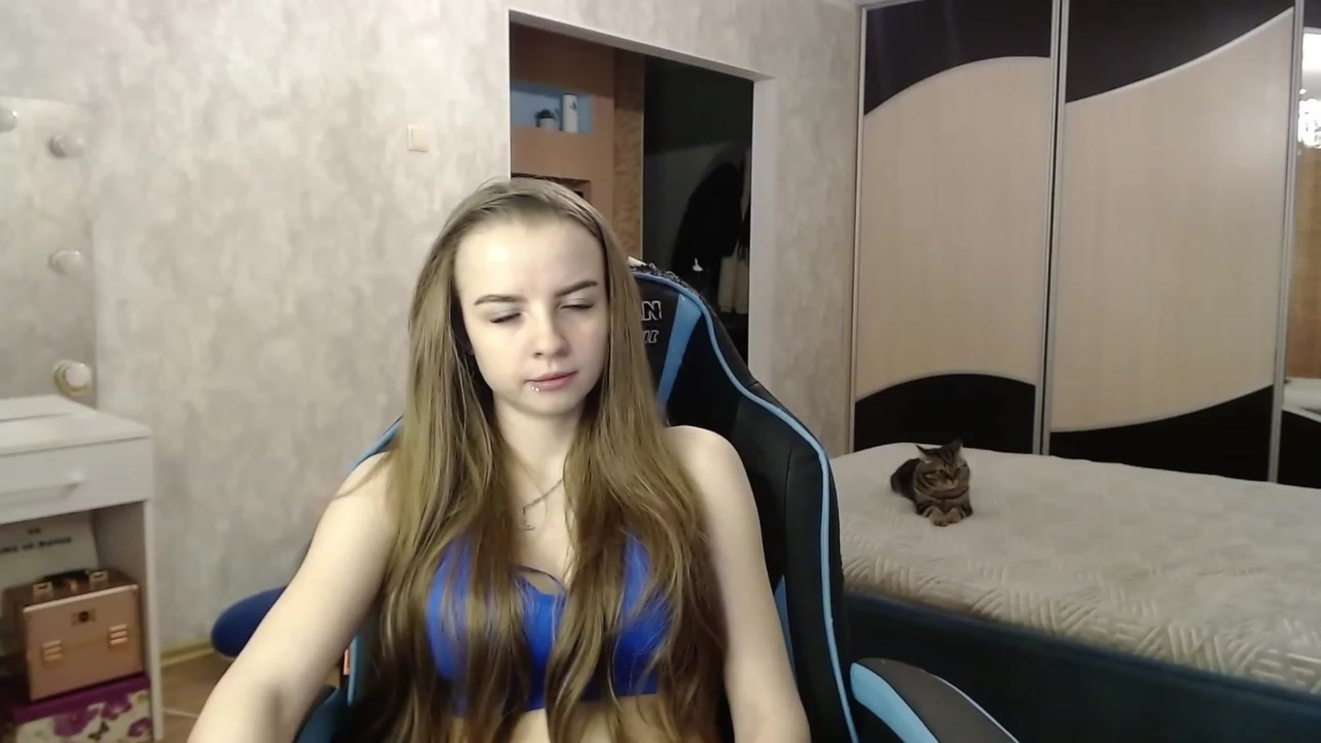 Gallery image thumbnail from Lio_noy's myfreecams stream on, 12/21/2023, 22:22 image 8 of 20