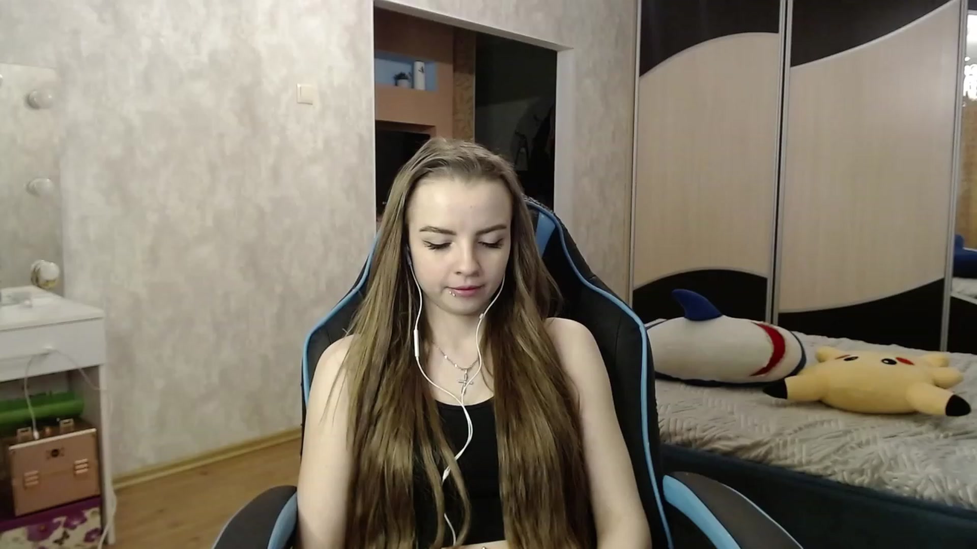 Gallery image thumbnail from Lio_noy's myfreecams stream on, 01/12/2024, 01:51 image 12 of 20