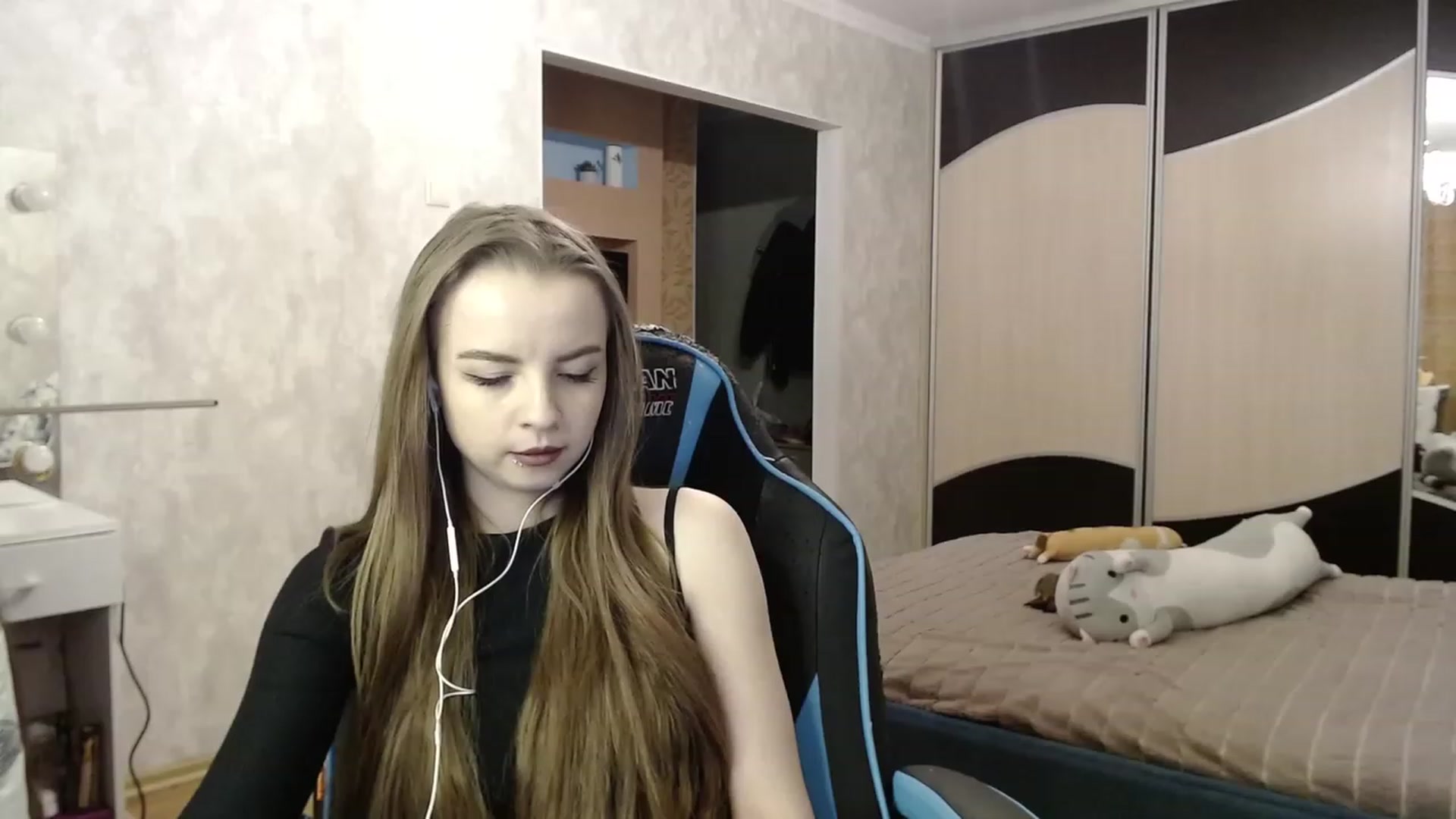 Gallery image thumbnail from Lio_noy's myfreecams stream on, 01/21/2024, 24:24 image 13 of 20