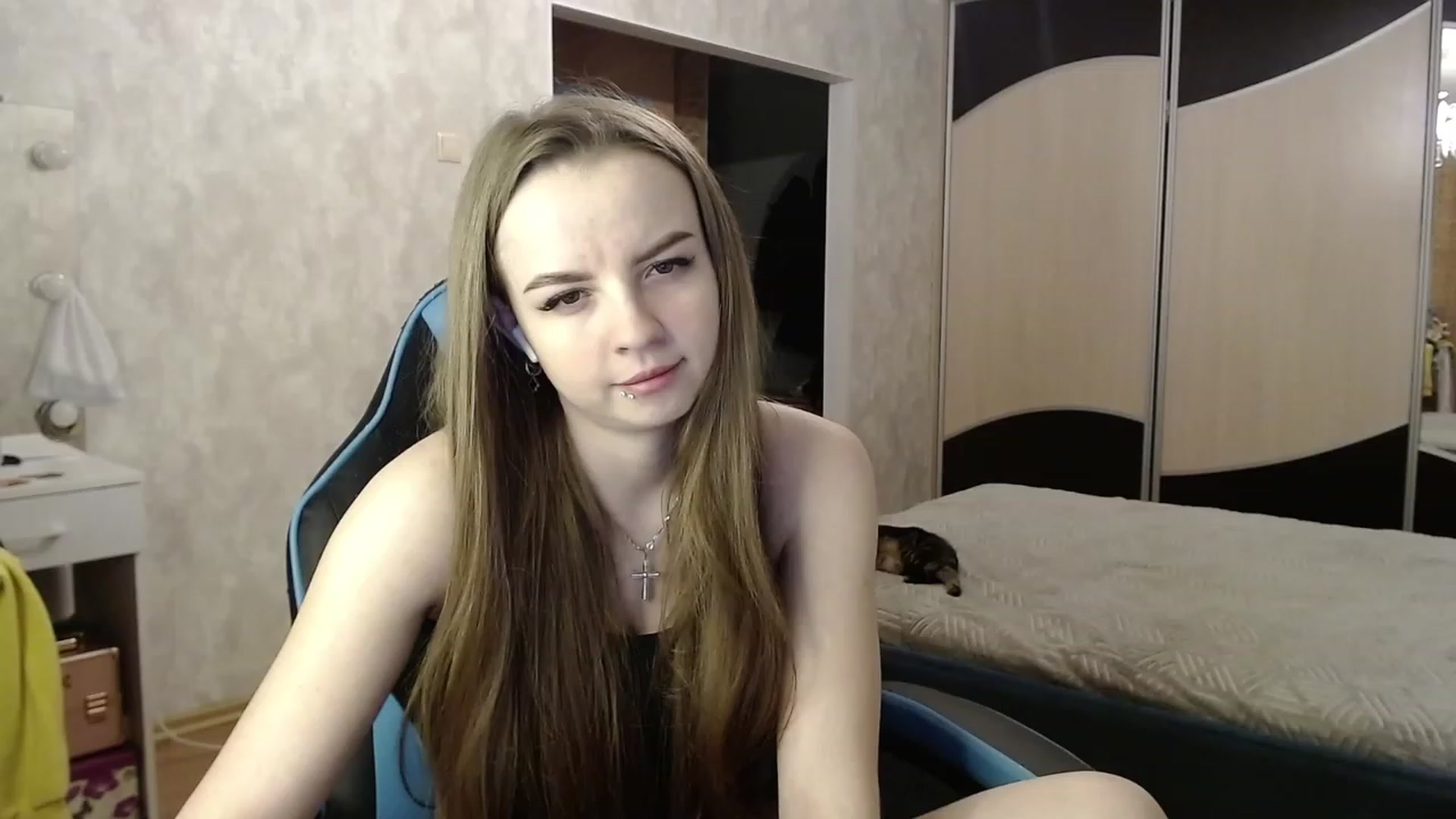 Gallery image thumbnail from Lio_noy's myfreecams stream on, 02/18/2024, 21:46 image 10 of 20