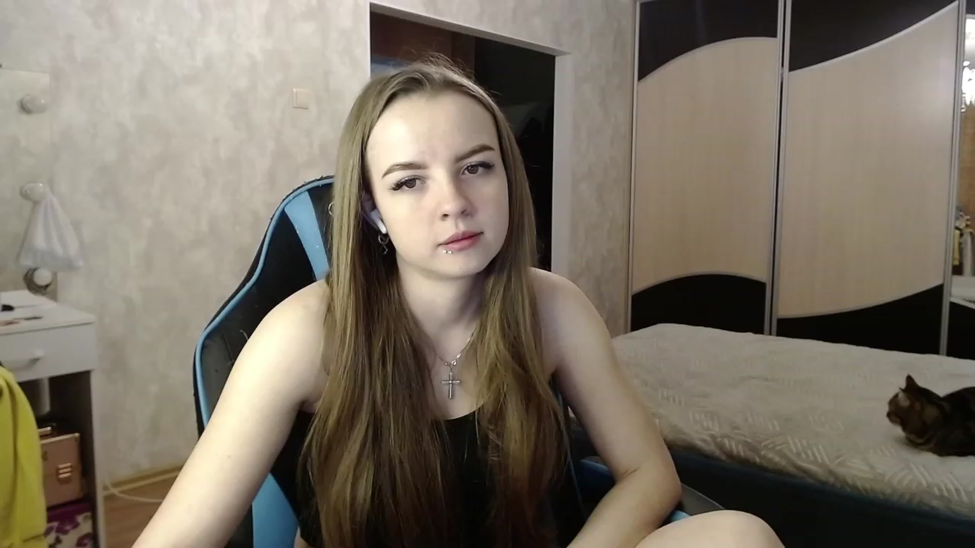 Gallery image thumbnail from Lio_noy's myfreecams stream on, 02/18/2024, 21:46 image 13 of 20