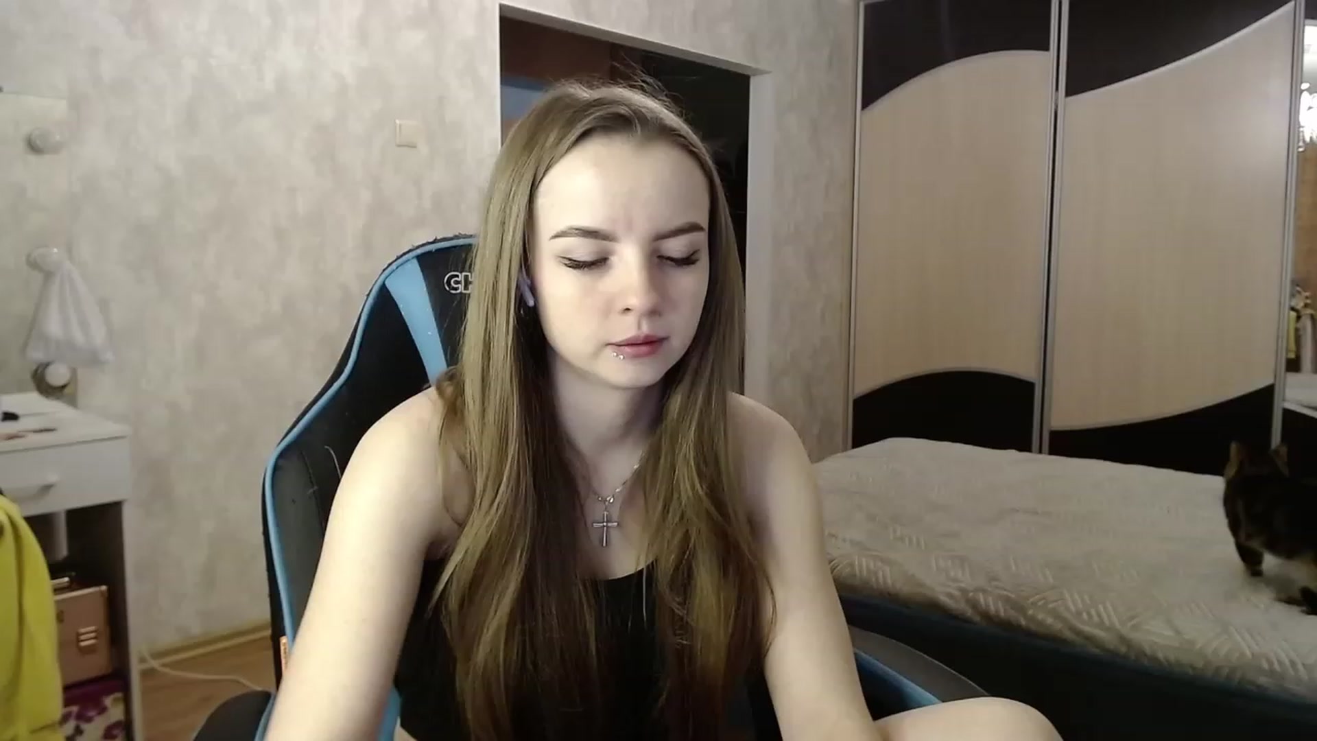 Gallery image thumbnail from Lio_noy's myfreecams stream on, 02/18/2024, 21:46 image 14 of 20